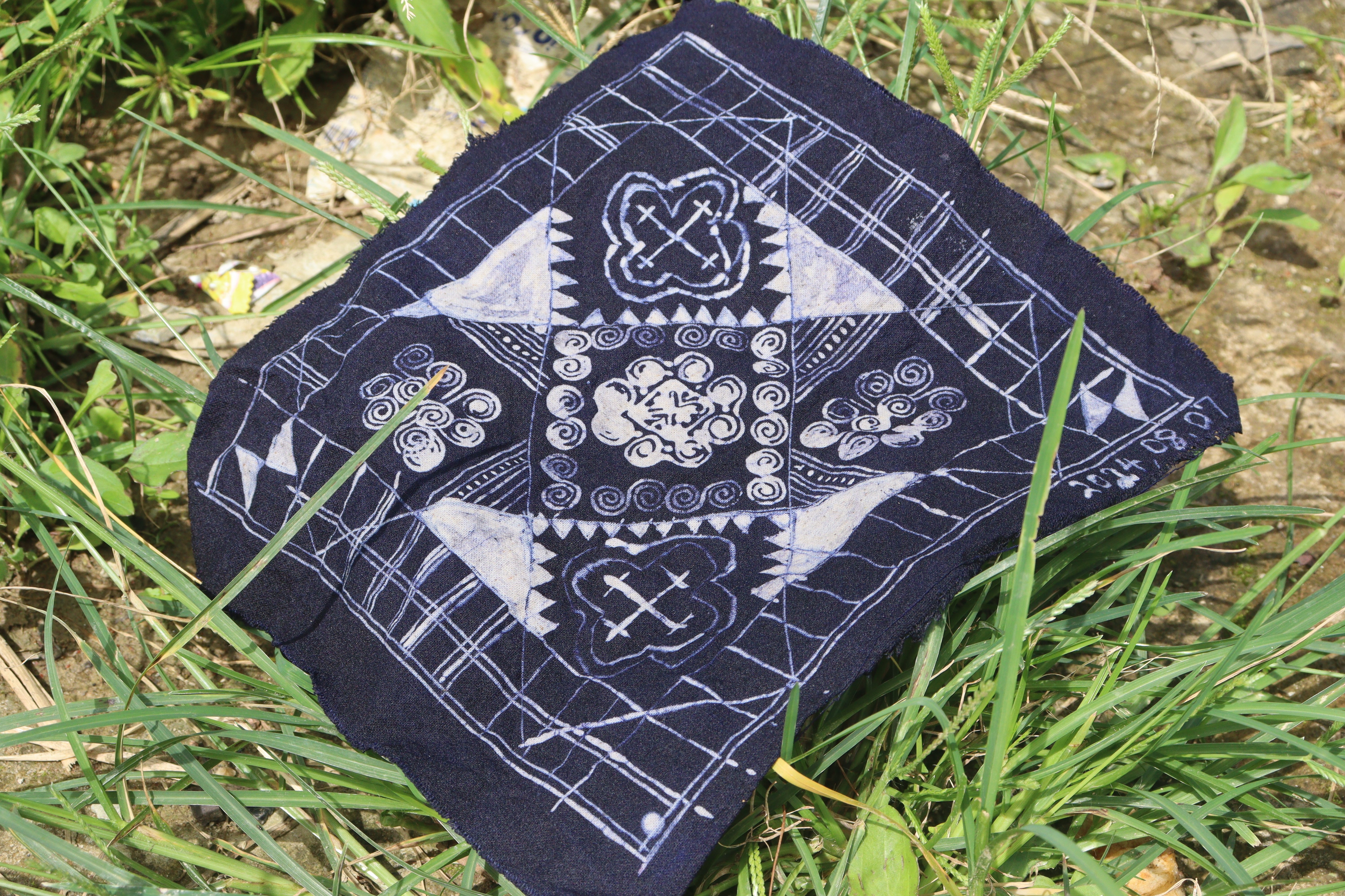 個性溢れる！モン族の文化体験「ろうけつ染め」作品集｜yuka