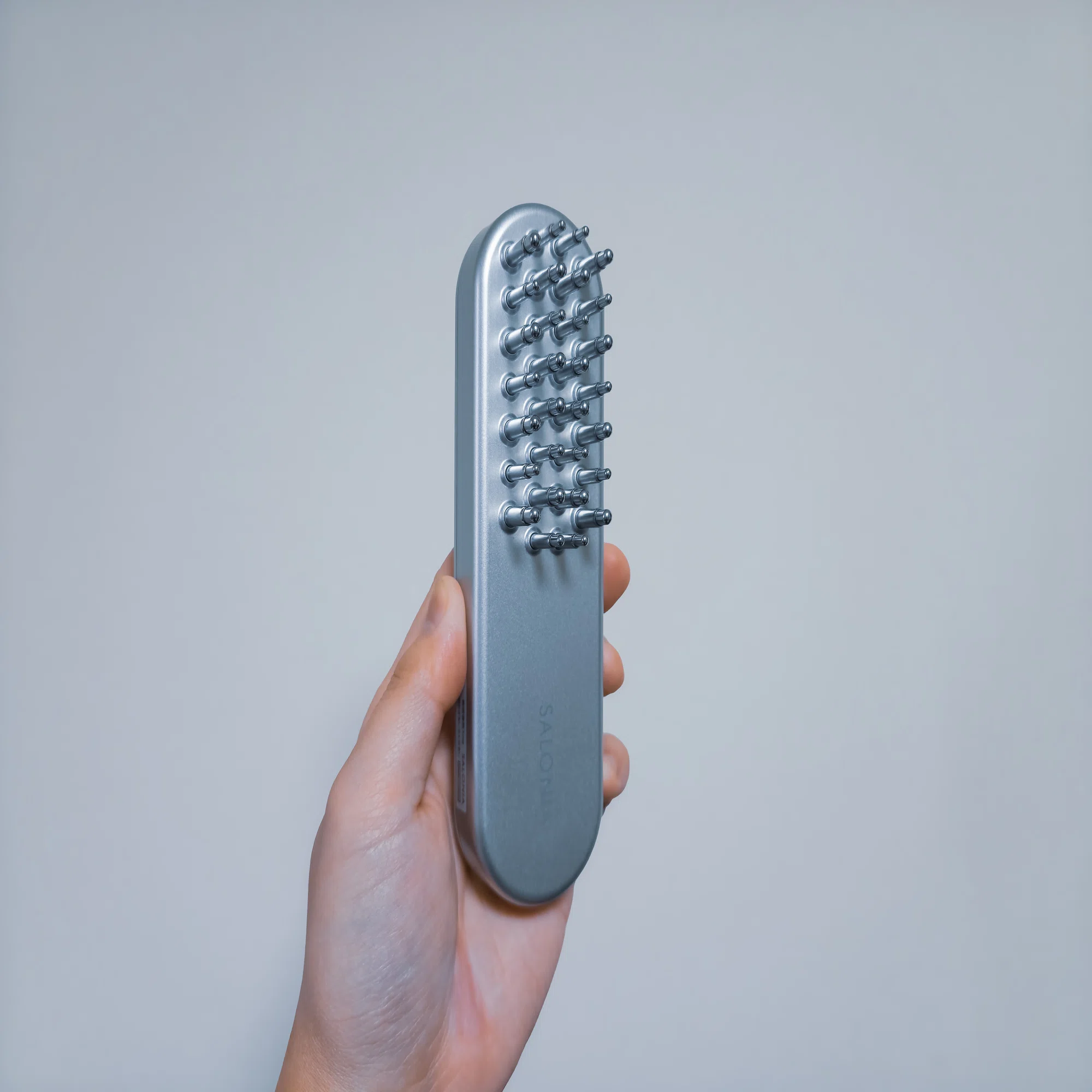 SALONIA EMSリフトブラシ】メンズにもオススメの美顔器。 ｜EmuLog 