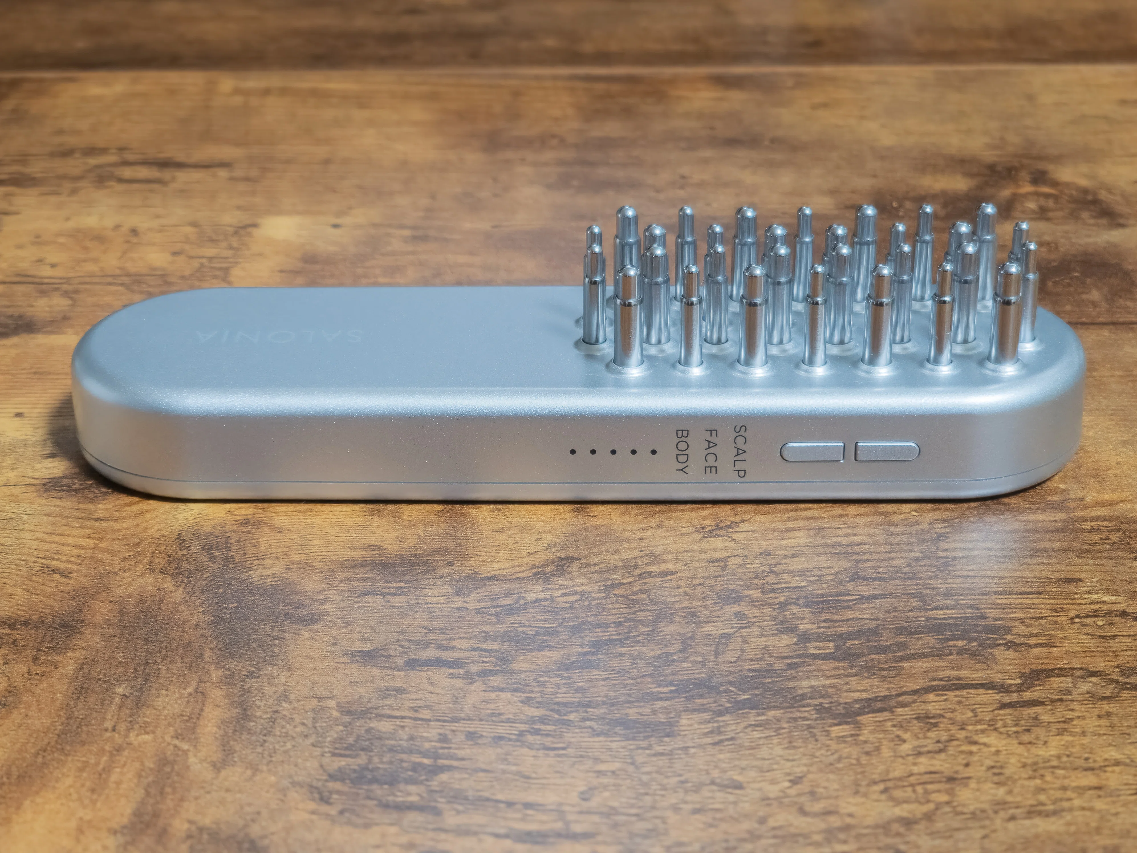 SALONIA EMSリフトブラシ】メンズにもオススメの美顔器。 ｜EmuLog