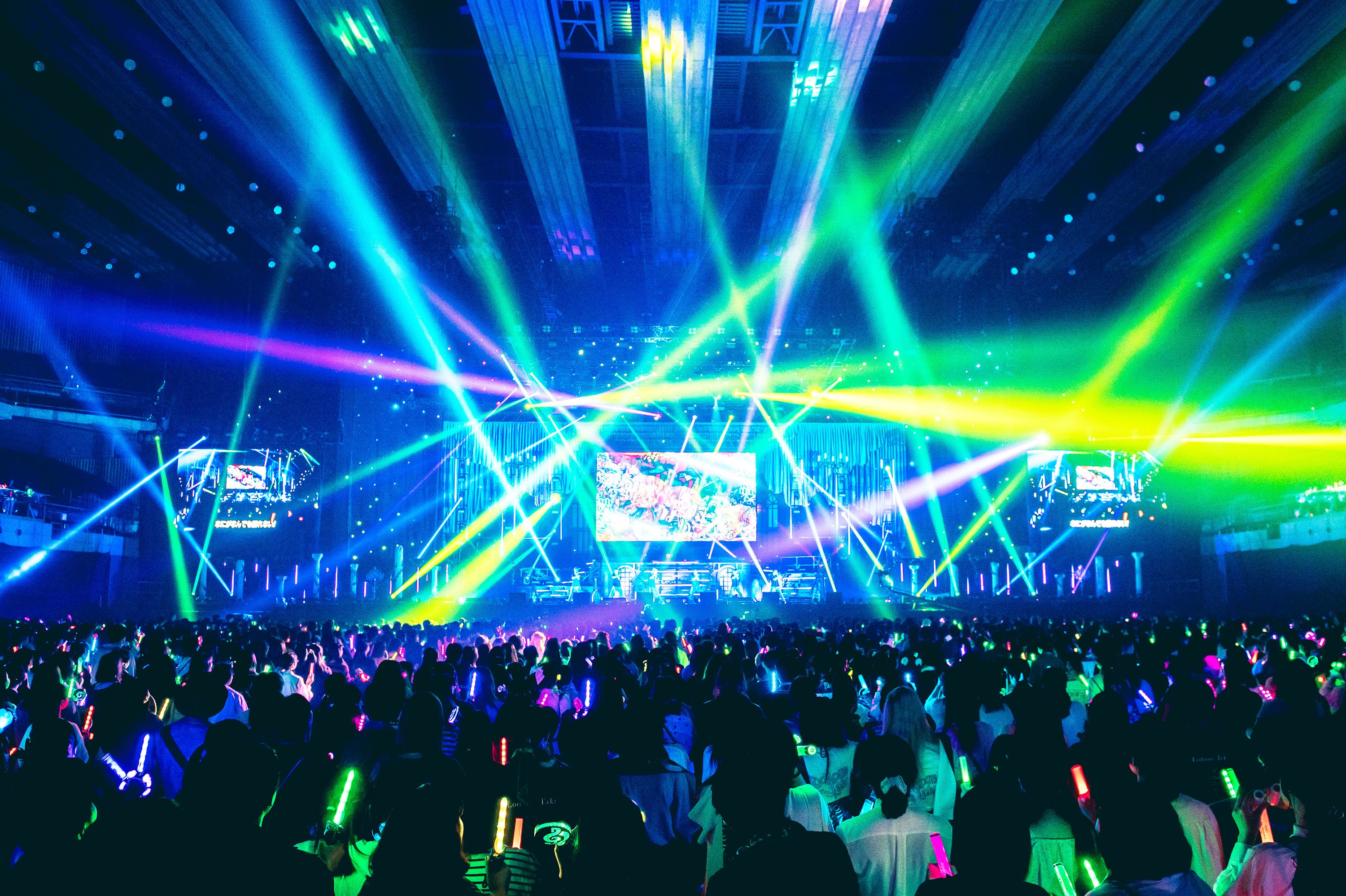 全国4都市6公演、2.5次元タレントグループ“シクフォニ”初のライブ