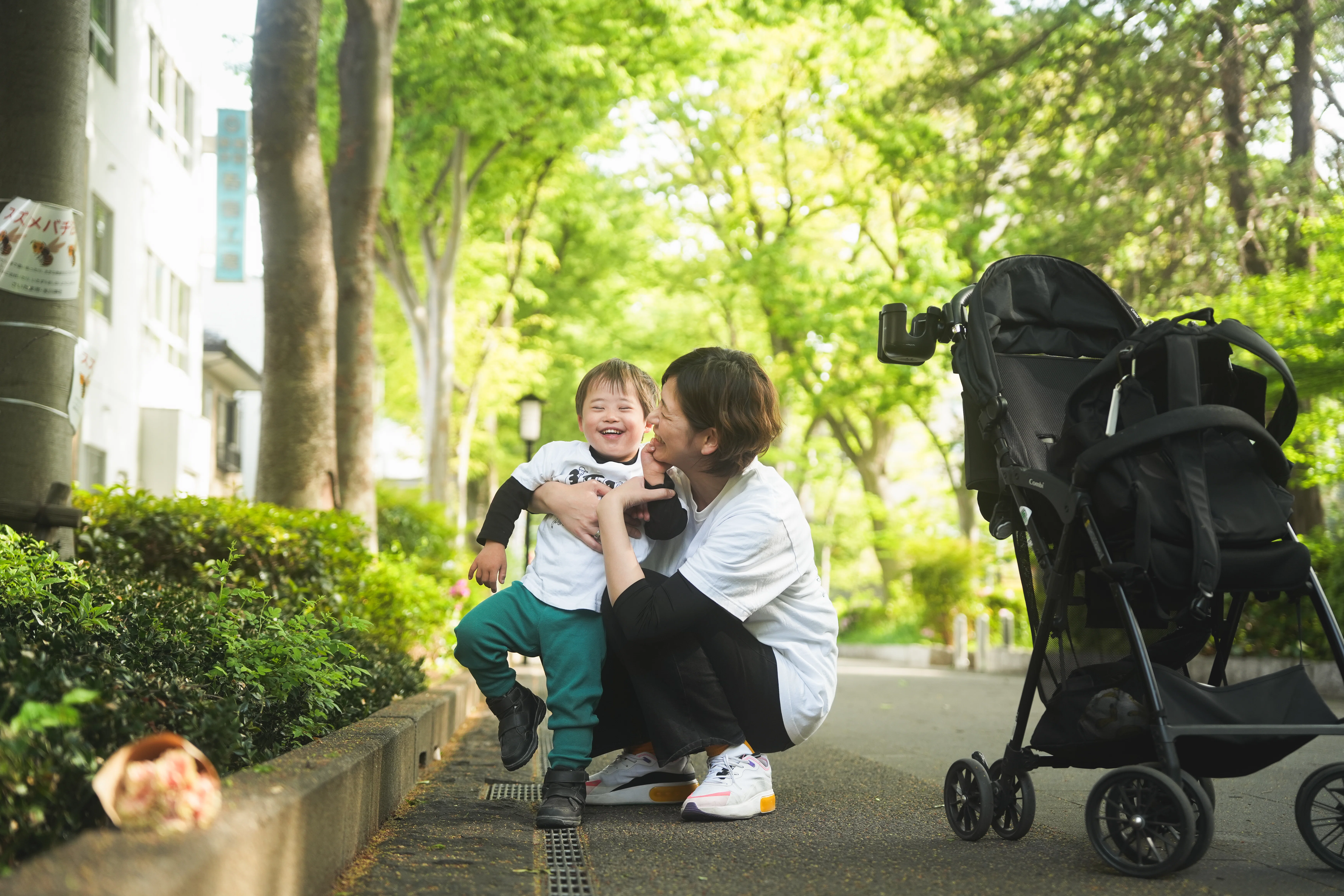 この子のおかげで生きる世界が広がった」。ダウン症の長男と共に