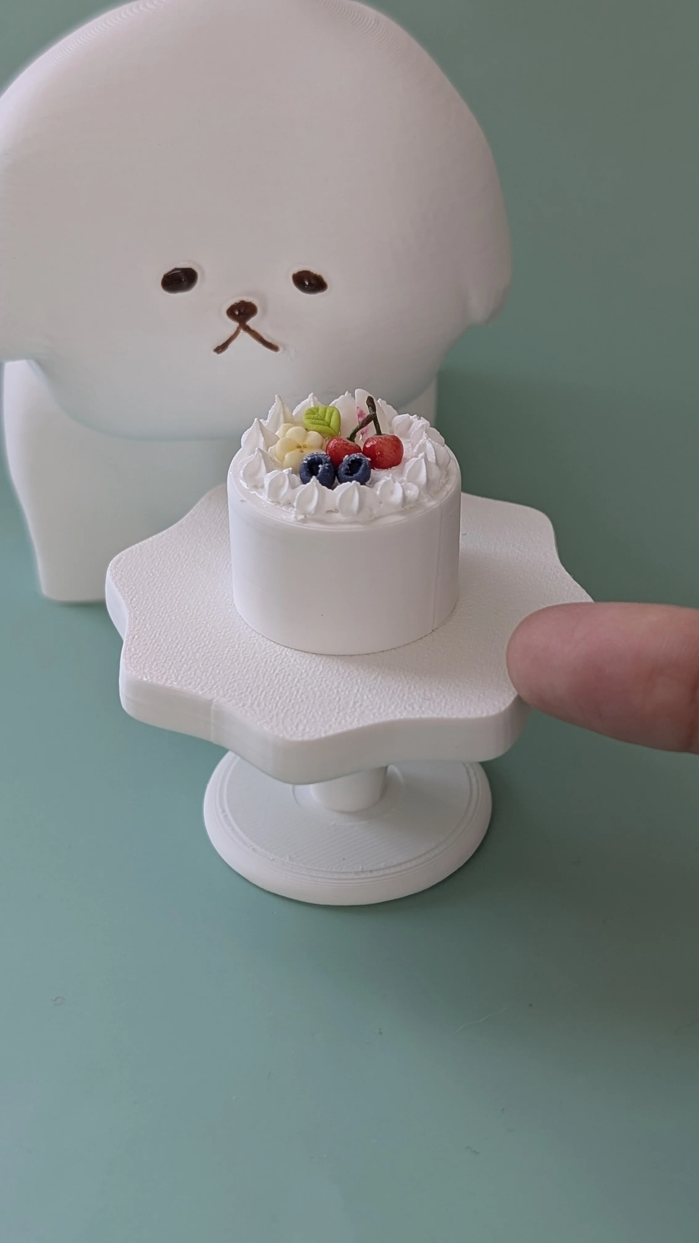 甘くて食べられないケーキ：3Dプリントと粘土でつくるミニチュア