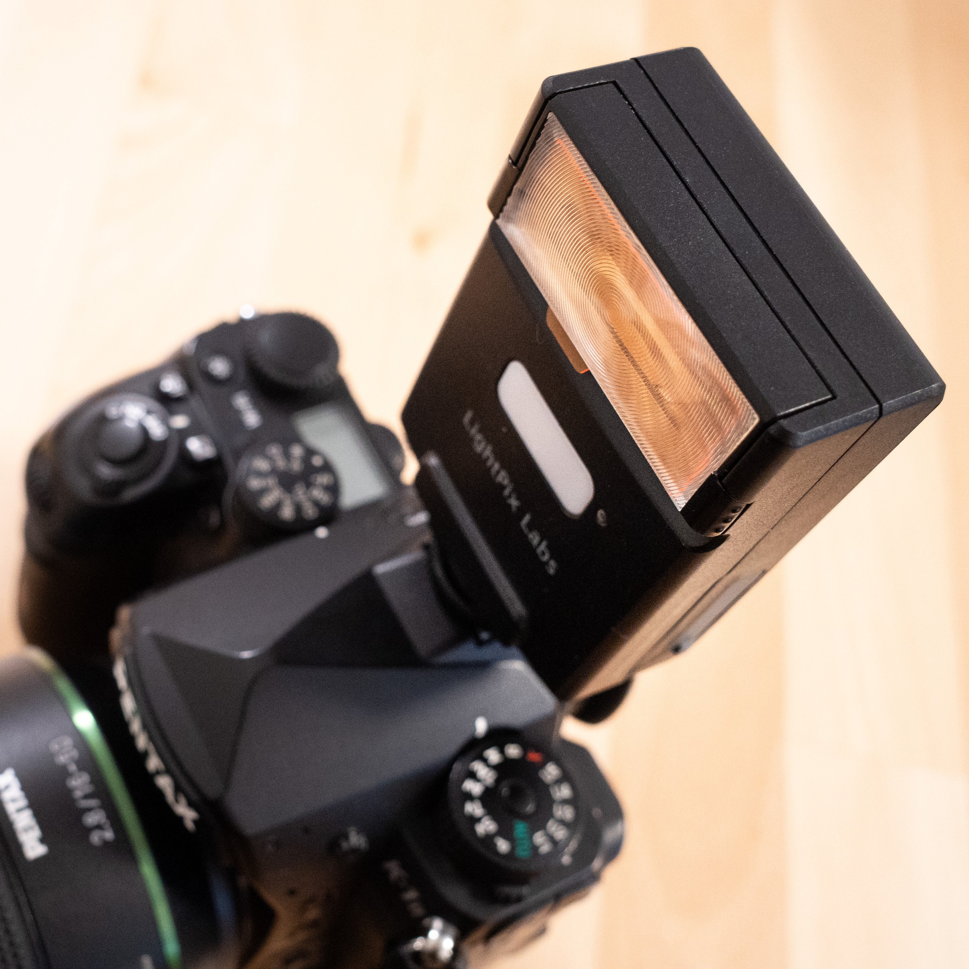 個人的ミニフラッシュの決定版「LightPix Labs FlashQ Q20」｜がま