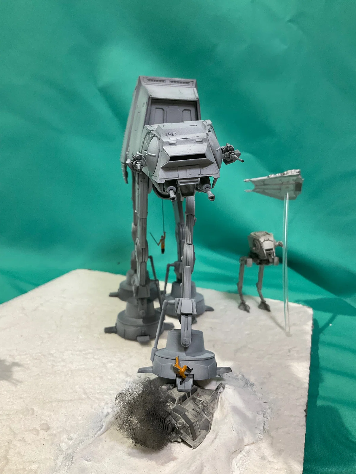 スターウォーズ 帝国の逆襲 AT-AT in Battle of Hoth｜模型アトリエ 