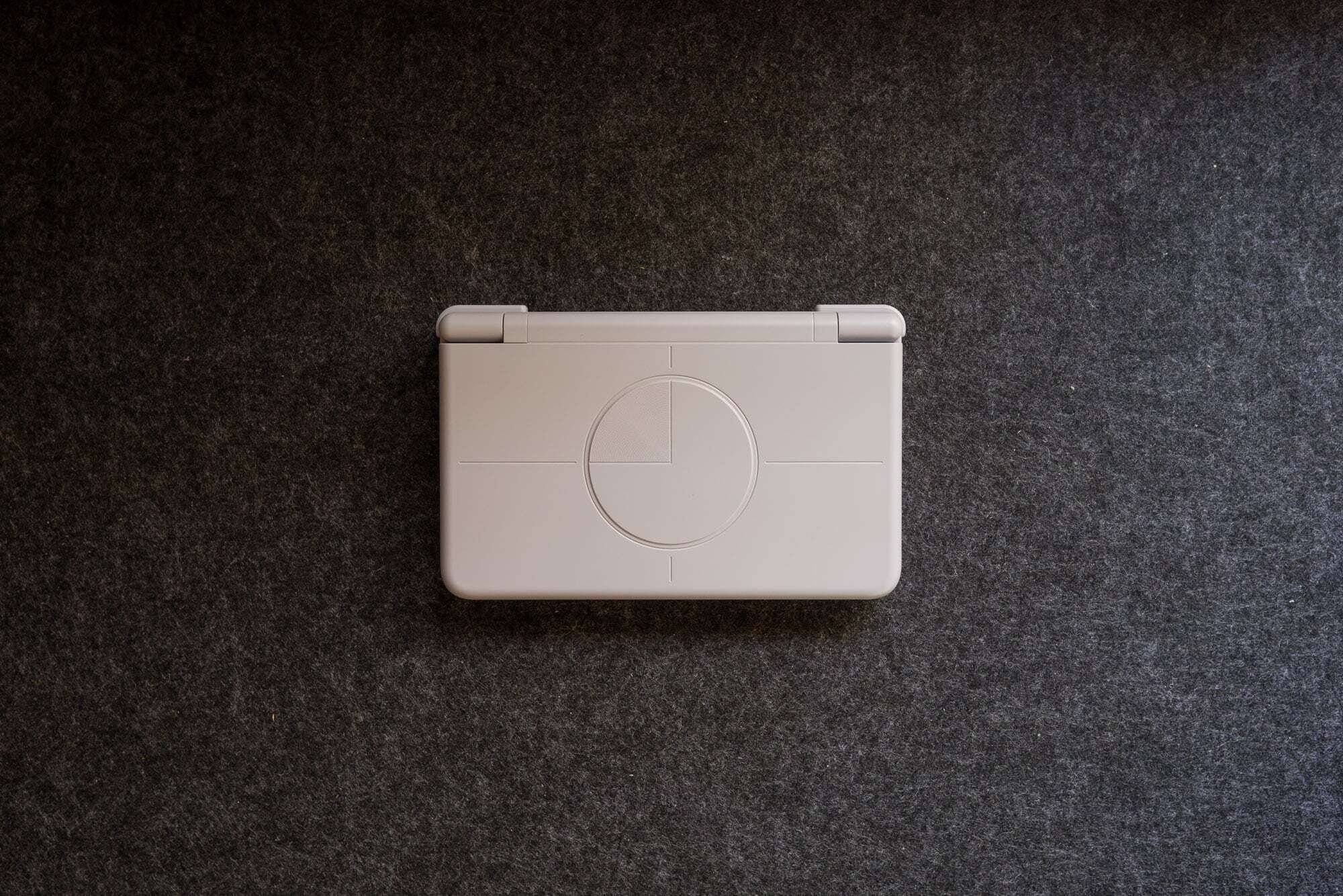 【ほぼ新品】Retroid Pocket Flip2 グレー 16bit カラー Amazon.com: Retroid Pocket Flip 2 Retro Game Console, 5.5