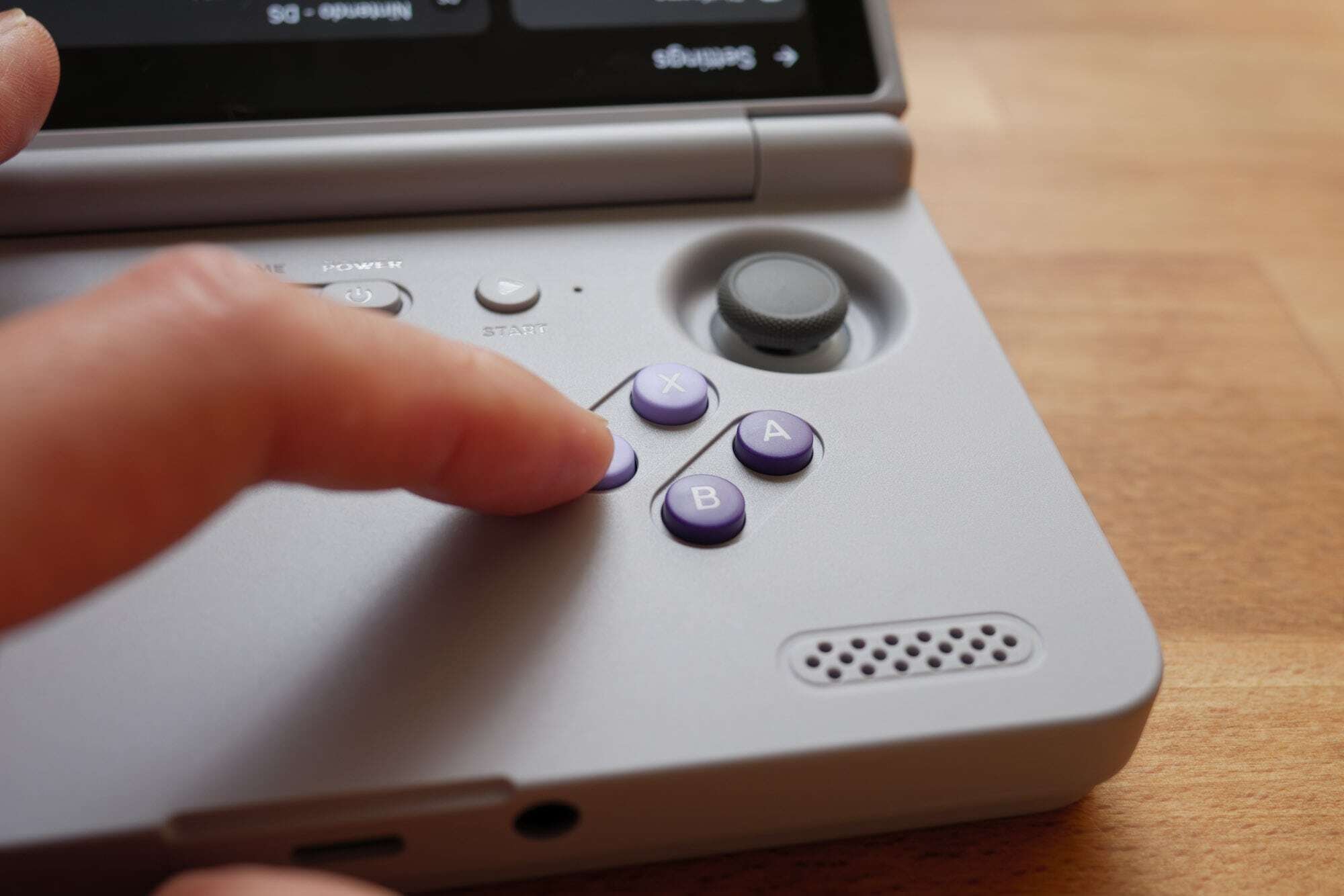 クラムシェル型が熱い！Retroid Pocket Flip 2をレビュー｜ばるき