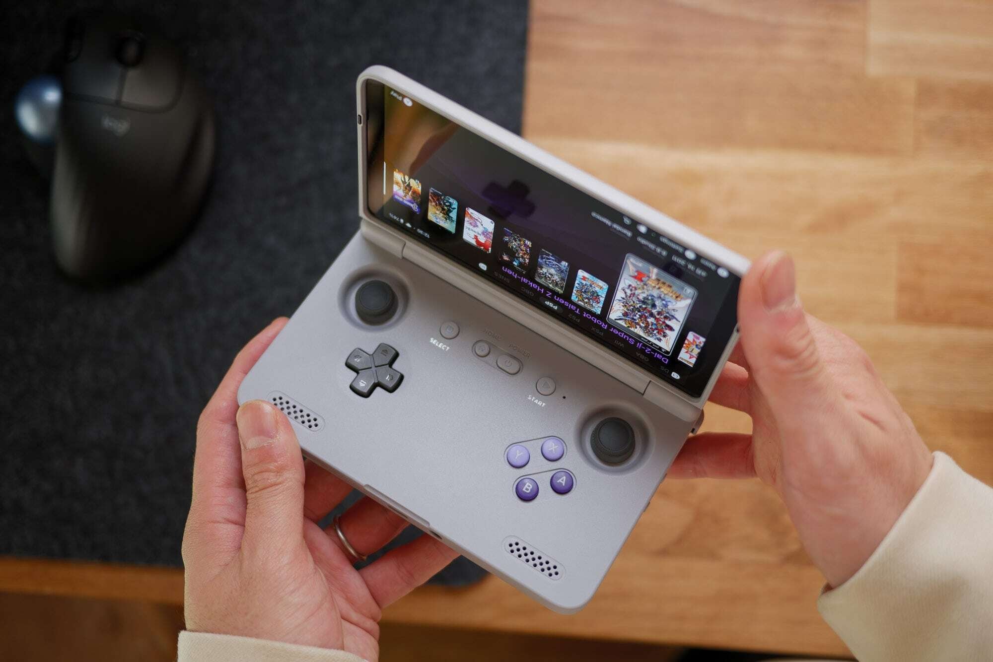 【ほぼ新品】Retroid Pocket Flip2 グレー 16bit カラー クラムシェル型が熱い！Retroid Pocket Flip 2をレビュー｜ばるき