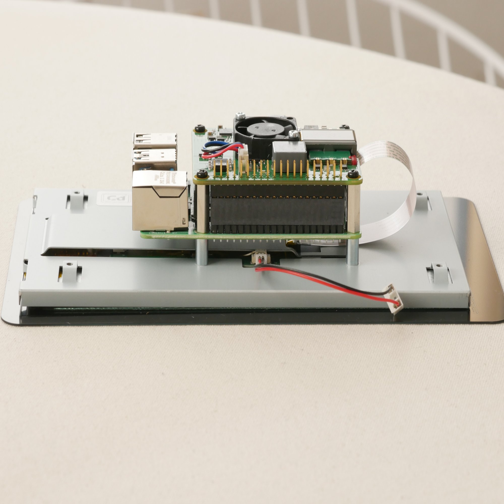 Touch Display 2 と PoE+ HAT でつくる Raspberry Pi キオスク端末（ハードウェア編）｜acocce