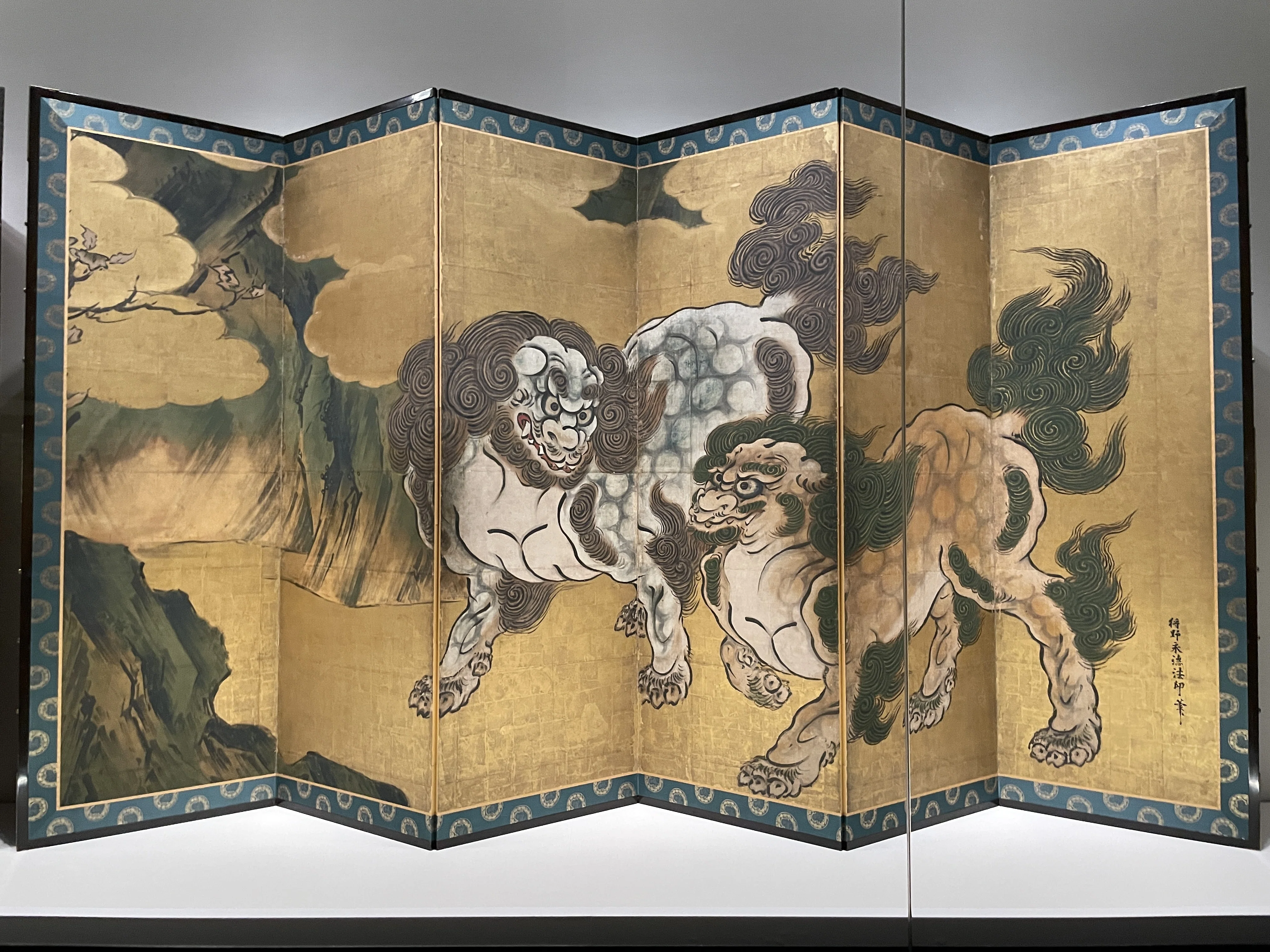 【獅子図】鶴澤探泉 2633 狩野派 江戸 狛犬 唐獅子 掛け軸　肉筆 キョーハクで見た絵師：狩野永徳編【京都国立博物館 本館：片山東熊3