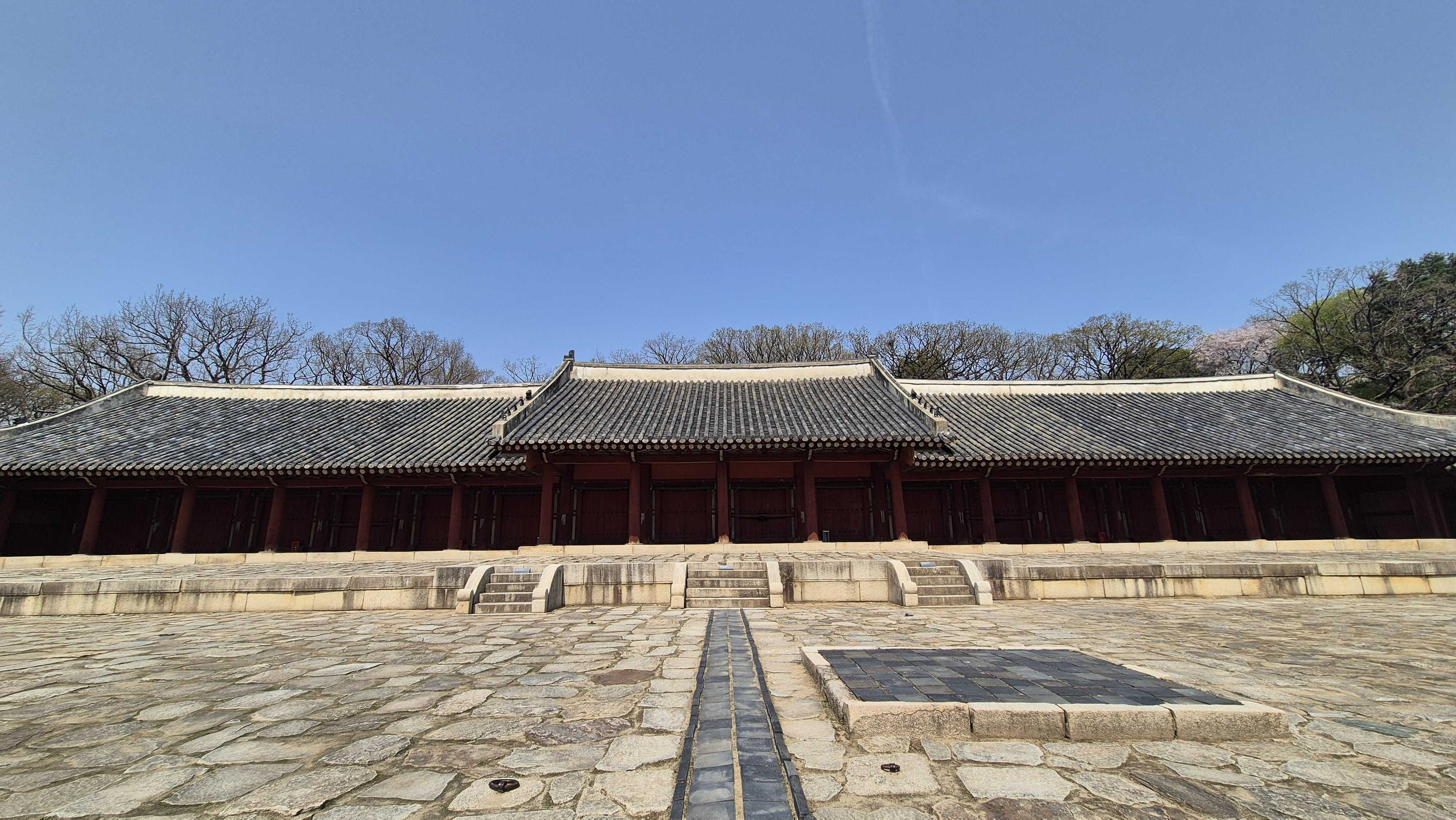 📍 鐘路（チョンノ）で世界遺産観光＆便利な両替！## 「宗廟
