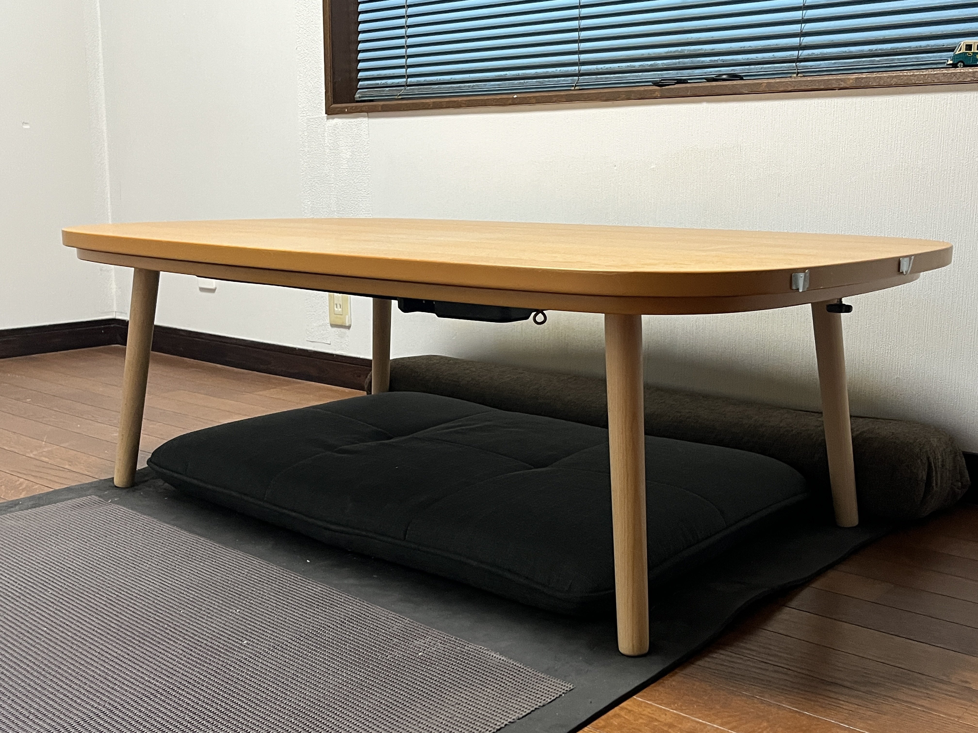 無印良品のこたつテーブルの高さを上げて寝返りがうてるようにした話