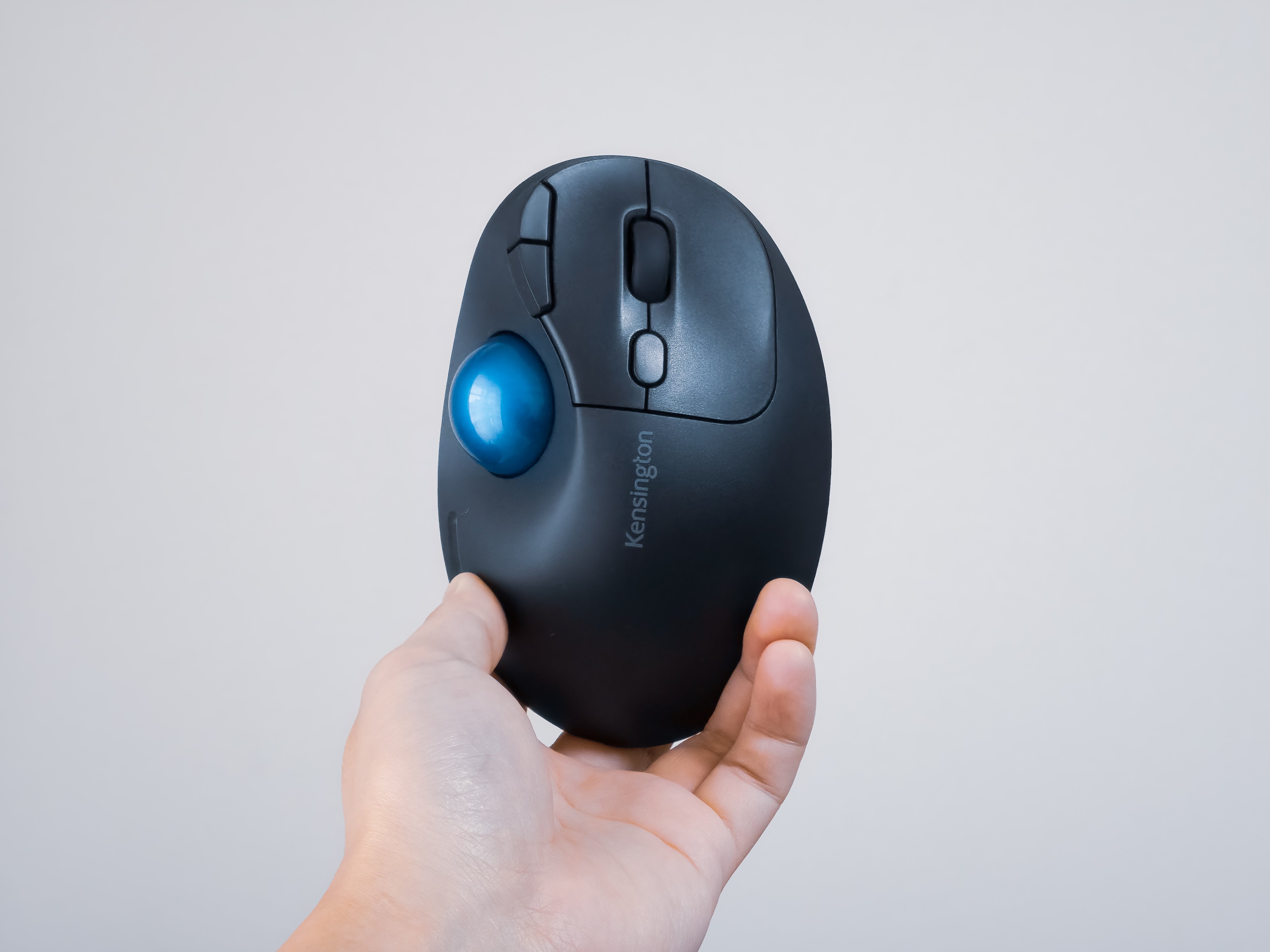 ワイヤレスマウス　黒　ケンジントン Pro Fit Ergo TB450 新品 Amazon.co.jp: Kensington 【Amazon.co.jp限定】ケンジントン