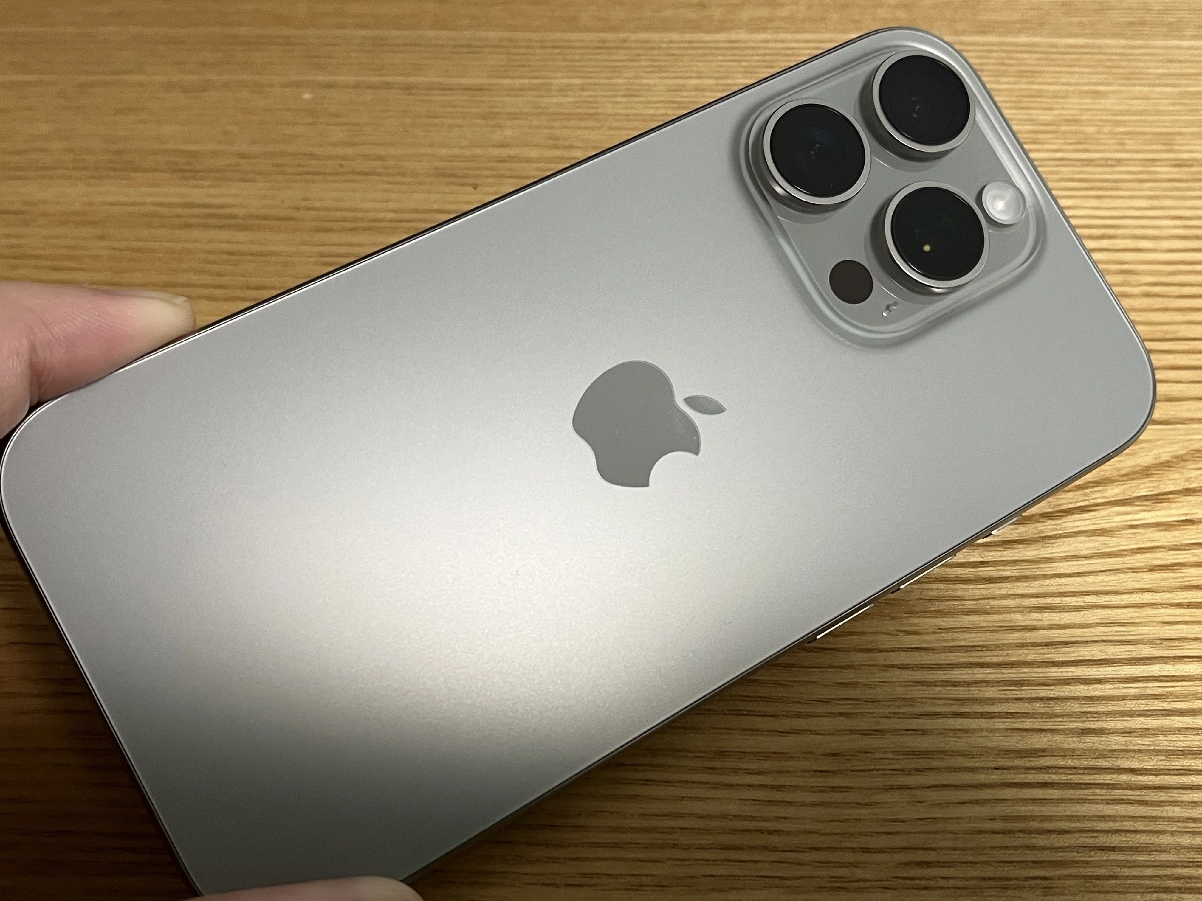 iPhone 16 Pro スペースグレー 本体 iPhoneを迷ってる人へ】 iPhone16 Pro 3ヶ月レビュー｜ゆきてく