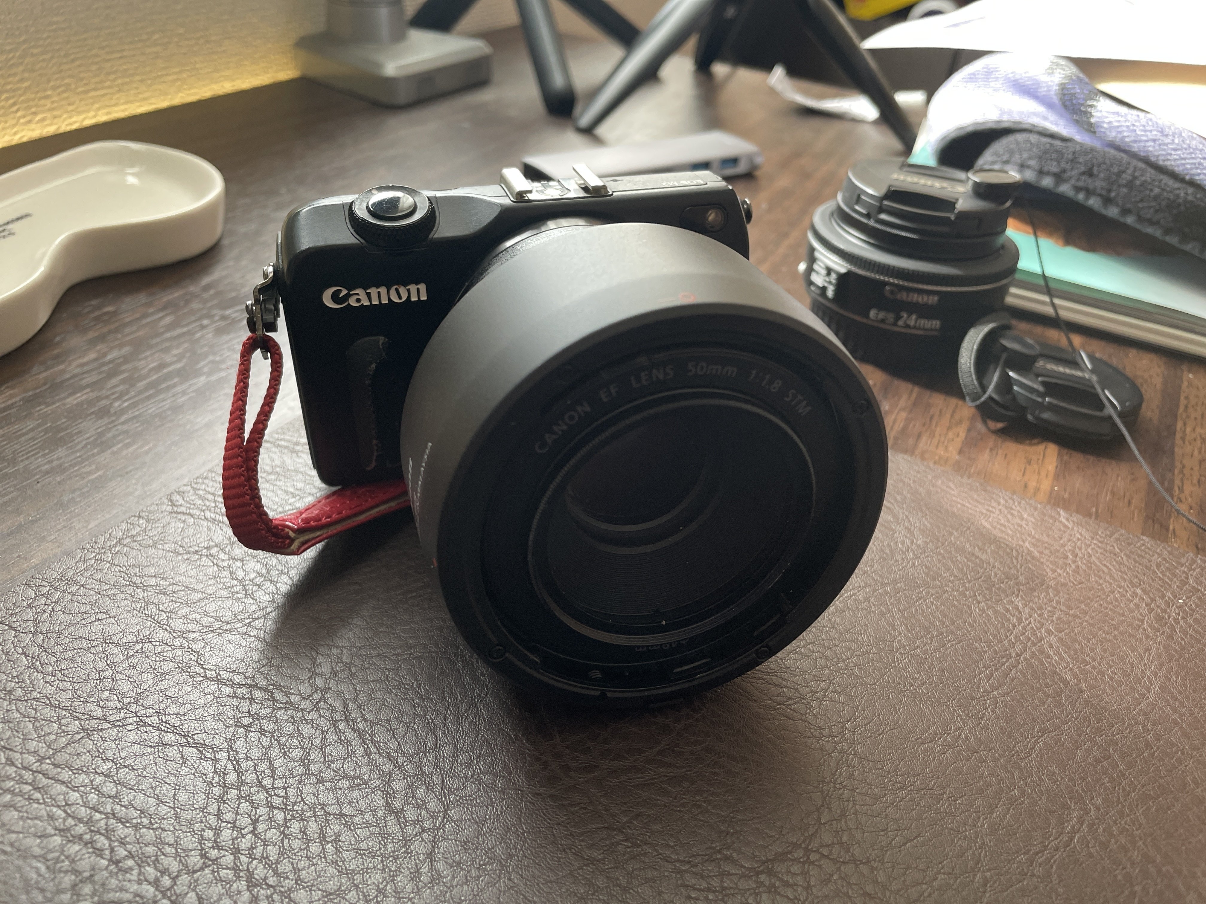 希少カラー Canon EOS M2 レッド 18-55mmレンズキット 希少カラー Canon EOS M2 レッド 18-55mmレンズキット 希少カラー