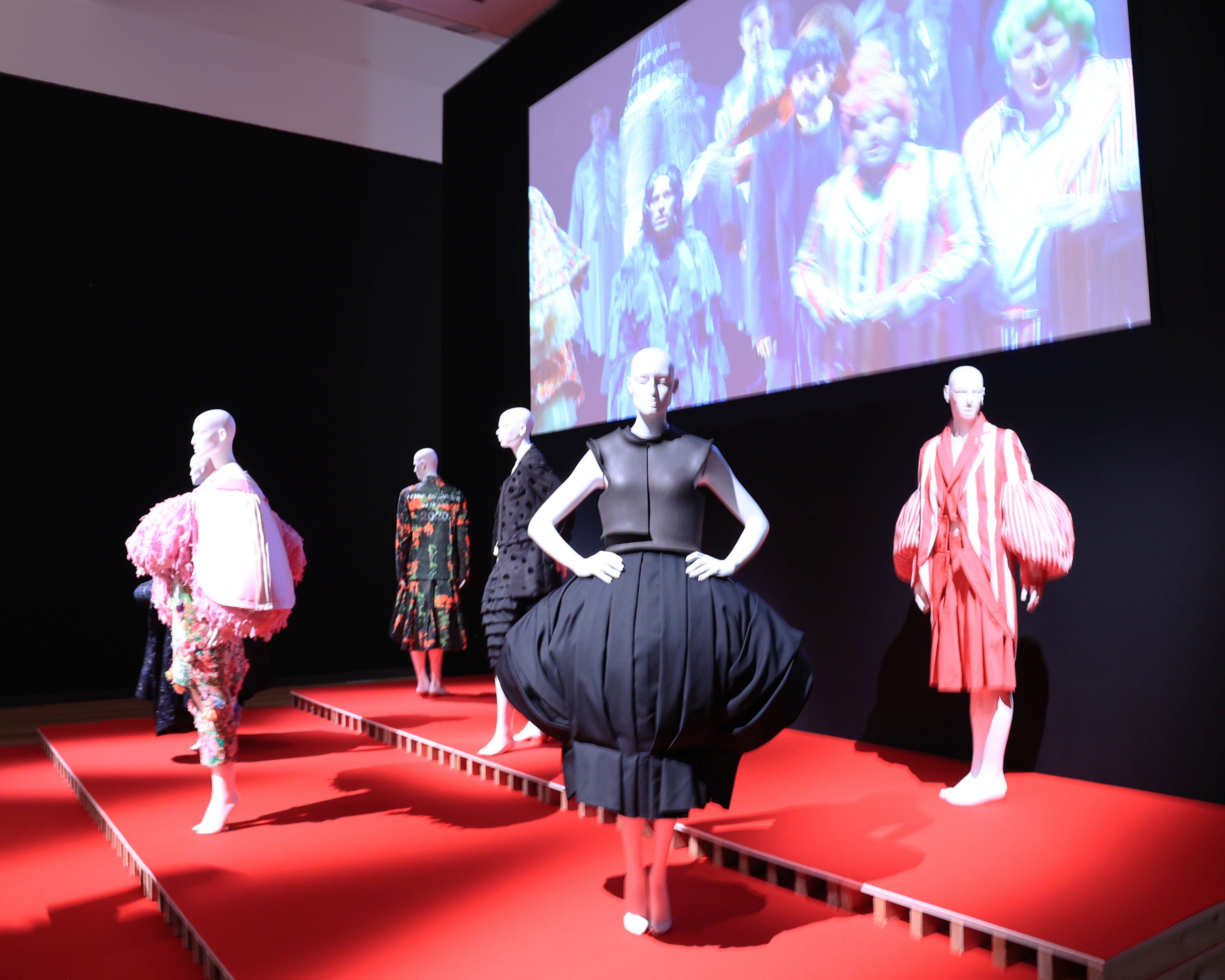 服とアイデンティティと -[LOVEファッション─私を着がえるとき]＠東京