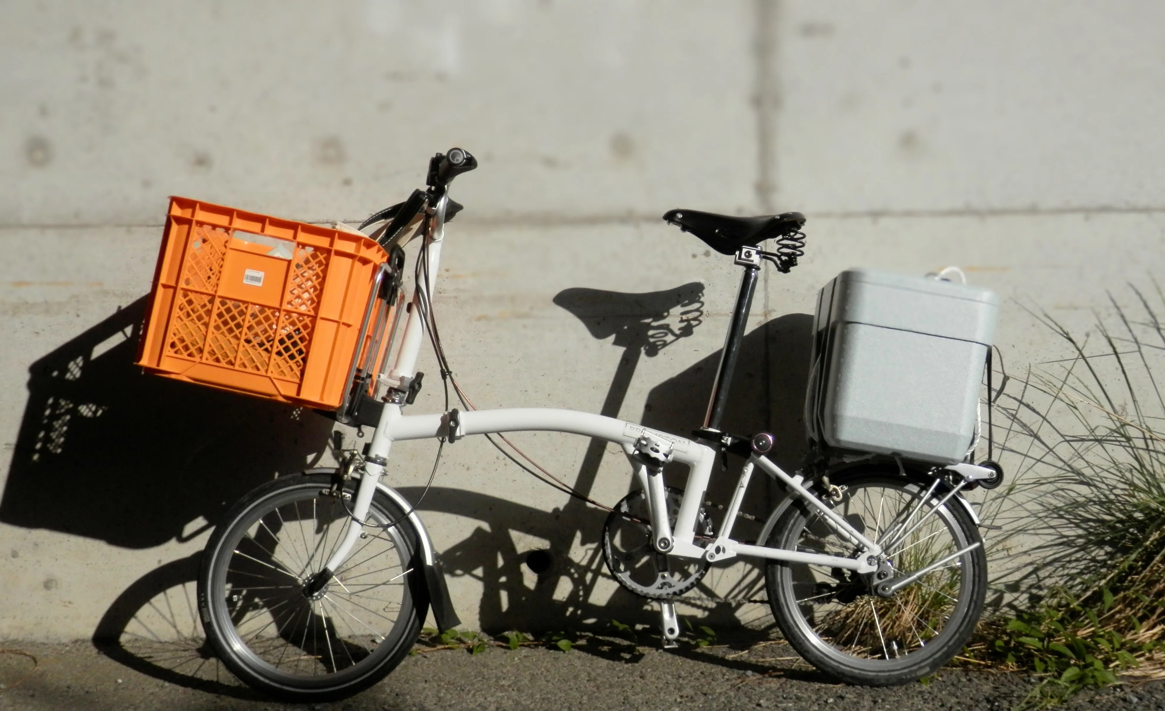 折りたたみ自転車にクーラーボックスを積載する【ブロンプトン