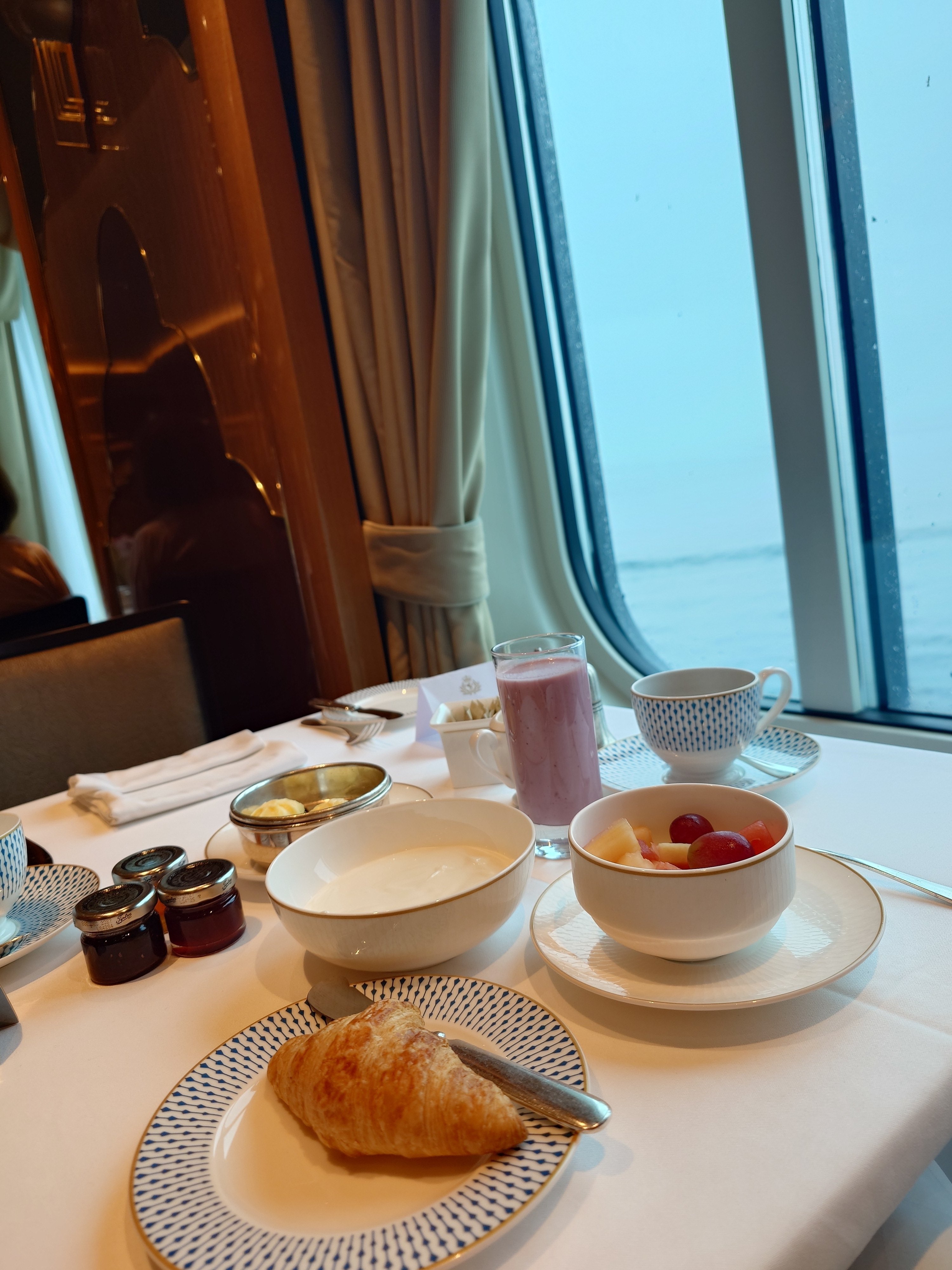 新☆クィーン・エリザベス】のススメ① これは外せない！食＆酒編