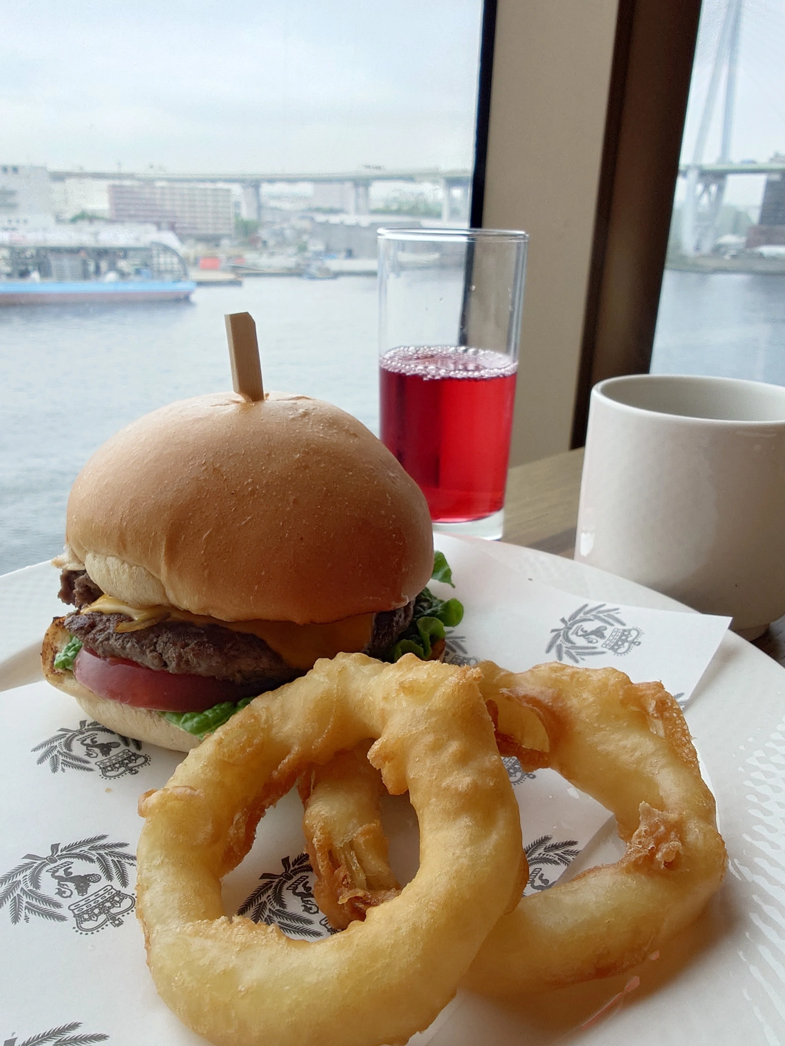 新☆クィーン・エリザベス】のススメ① これは外せない！食＆酒編