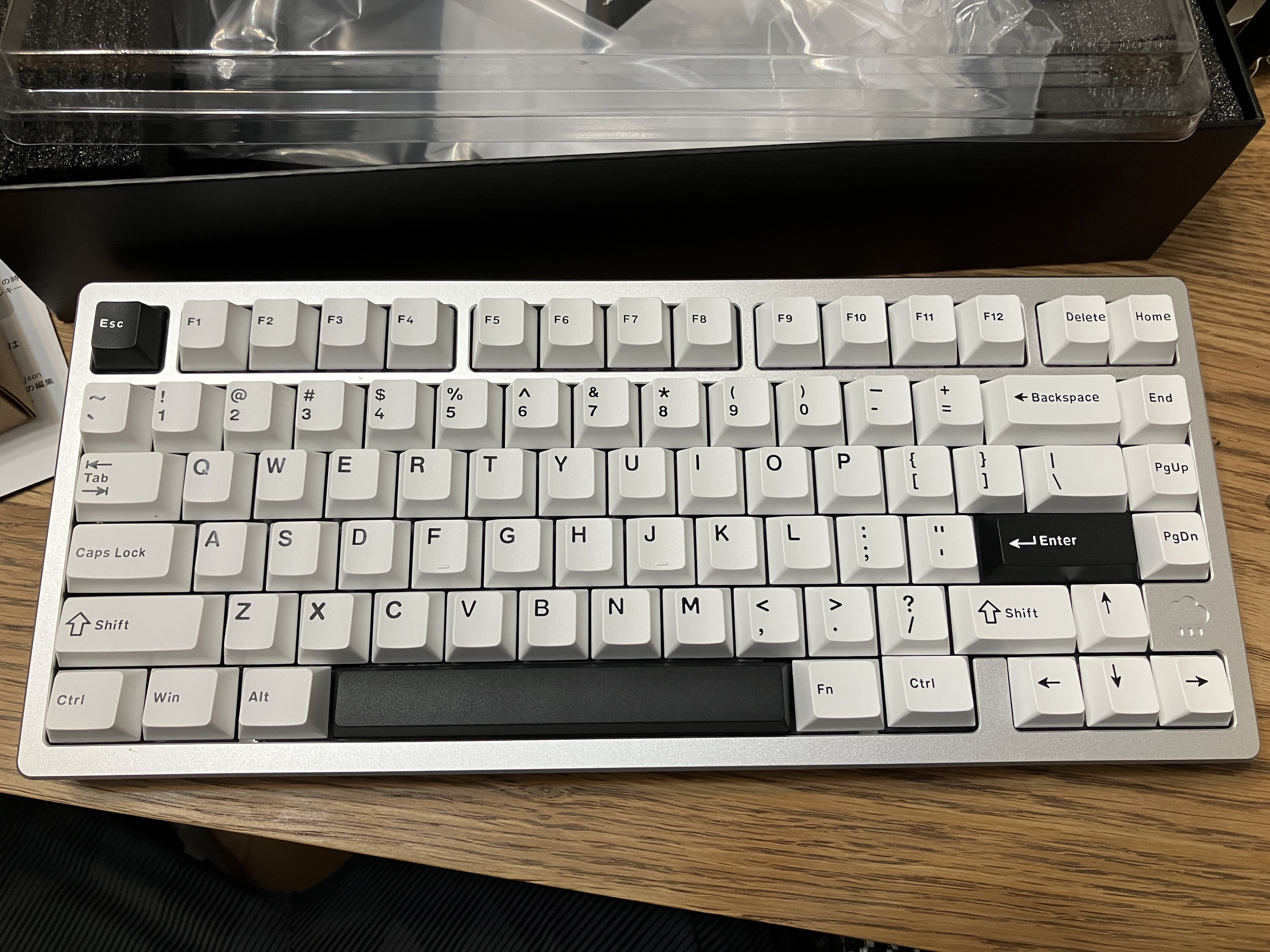 WOBKEY Rainy75 のなんちゃってJIS配列を作る｜Adachi Izumi