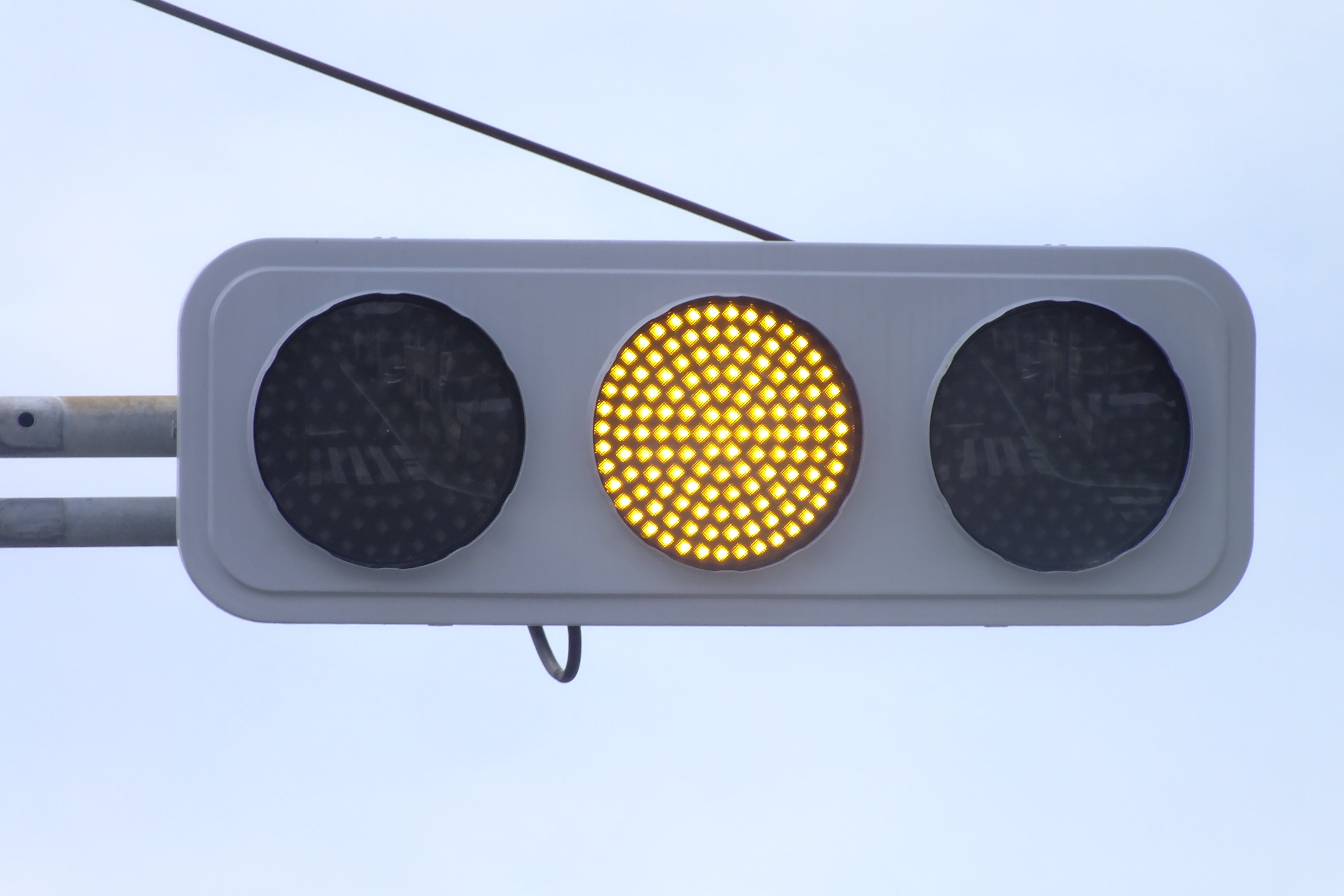 高崎-318】高崎市浜尻町の住宅付近に京三製交通信号制御機が見える日信