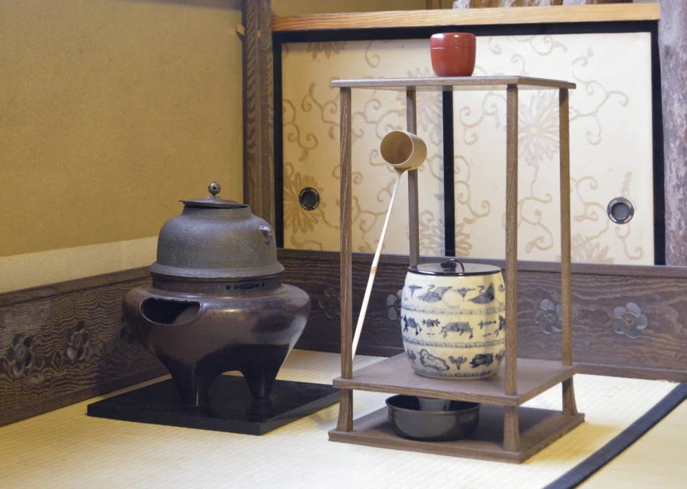 5月のお稽古（普）炉・風炉「桑小卓」｜光輝庵 鎌塚宗典