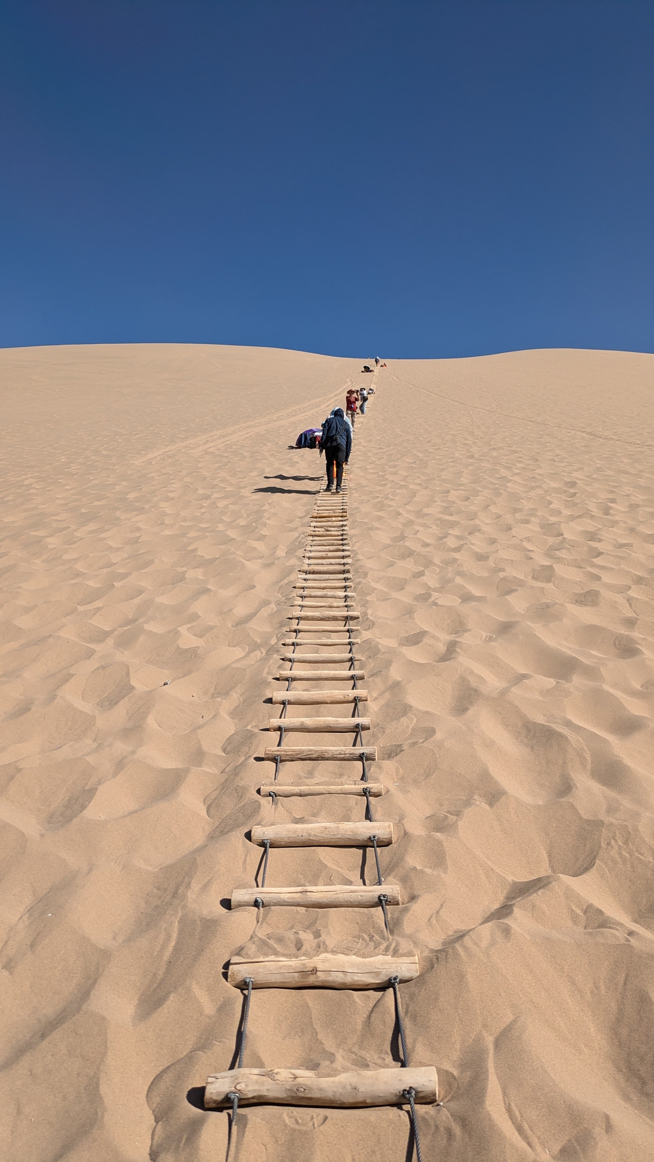 敦煌#2】鳴沙山月牙泉｜五里霧中