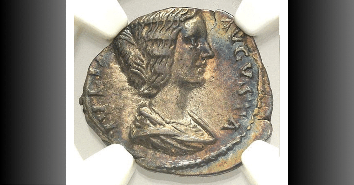 古代ローマ銀貨 デナリウス M·TVLLI 女神ローマクアドリガ 穴あき加工 古代ローマ銀貨 デナリウス M·TVLLI 女神ローマクアドリガ 穴