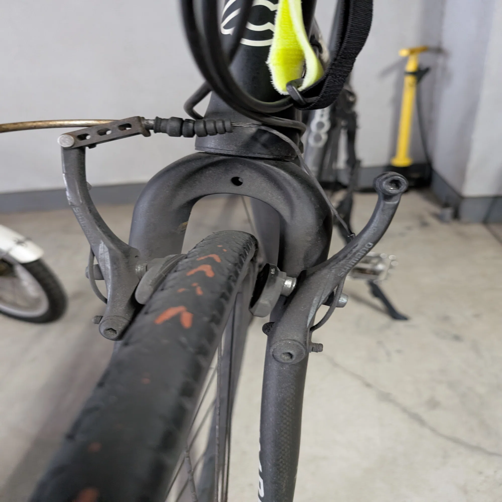 初挑戦！クロスバイクの前輪タイヤ交換をDIYでやってみた結果【Amazon 