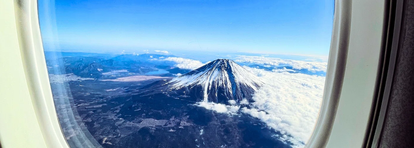 登山不要！特別チャーター便で富士山の絶景を空から楽しむ特別な体験