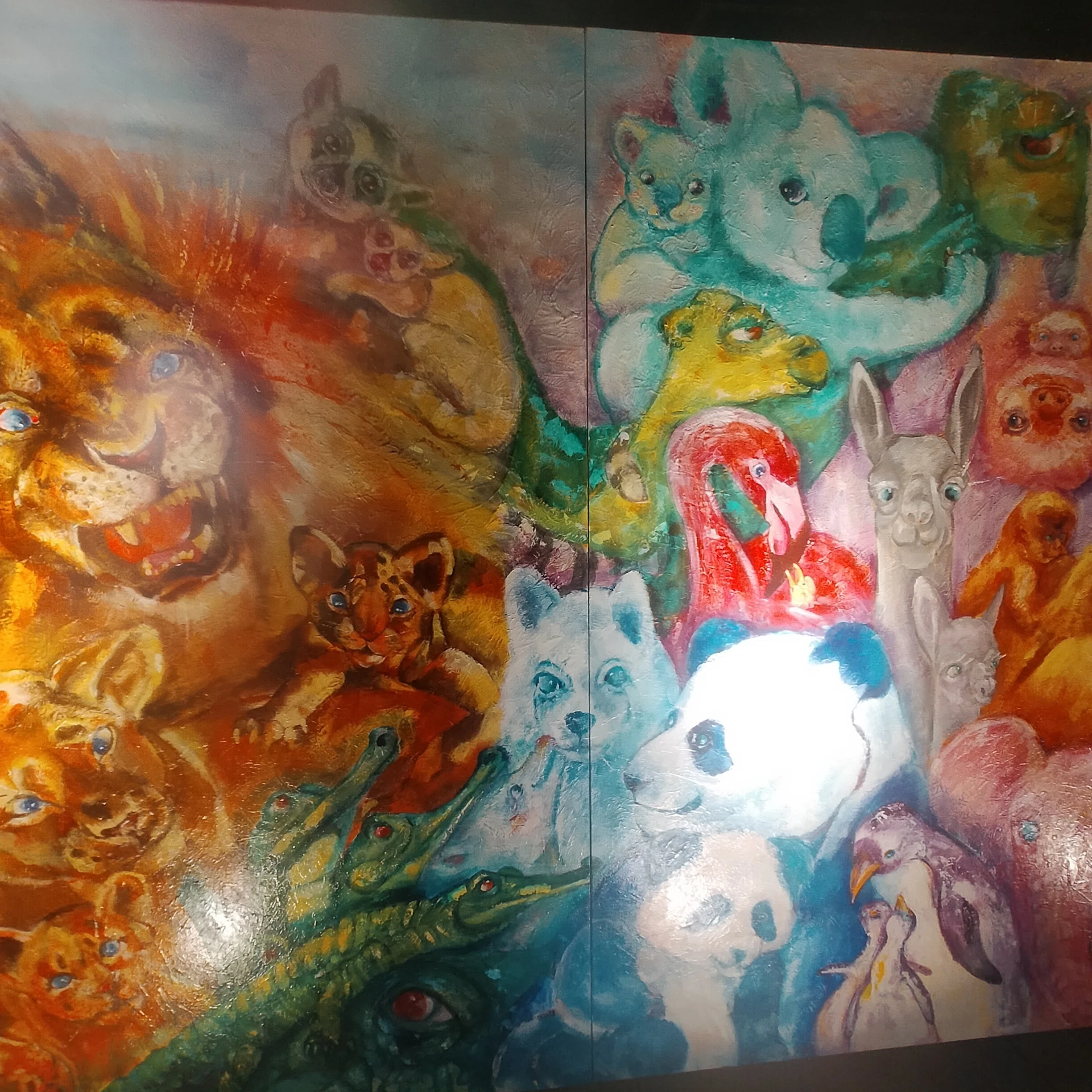 よしさん、動物絵画 赤レンガで、石村嘉成さんの動物を描いた作品展｜kee