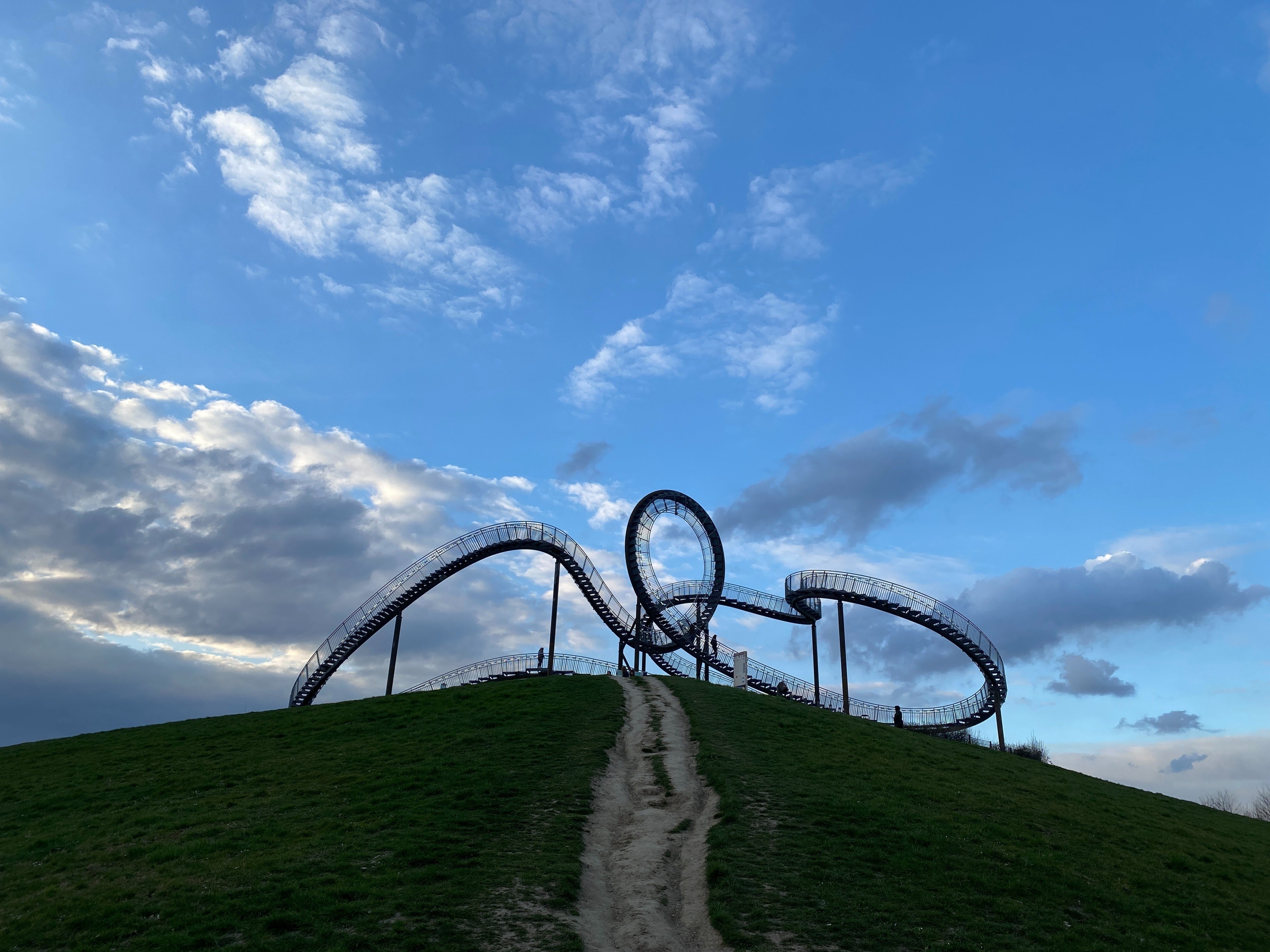 歩けるローラーコースター！「タイガー＆タートル マジックマウンテン