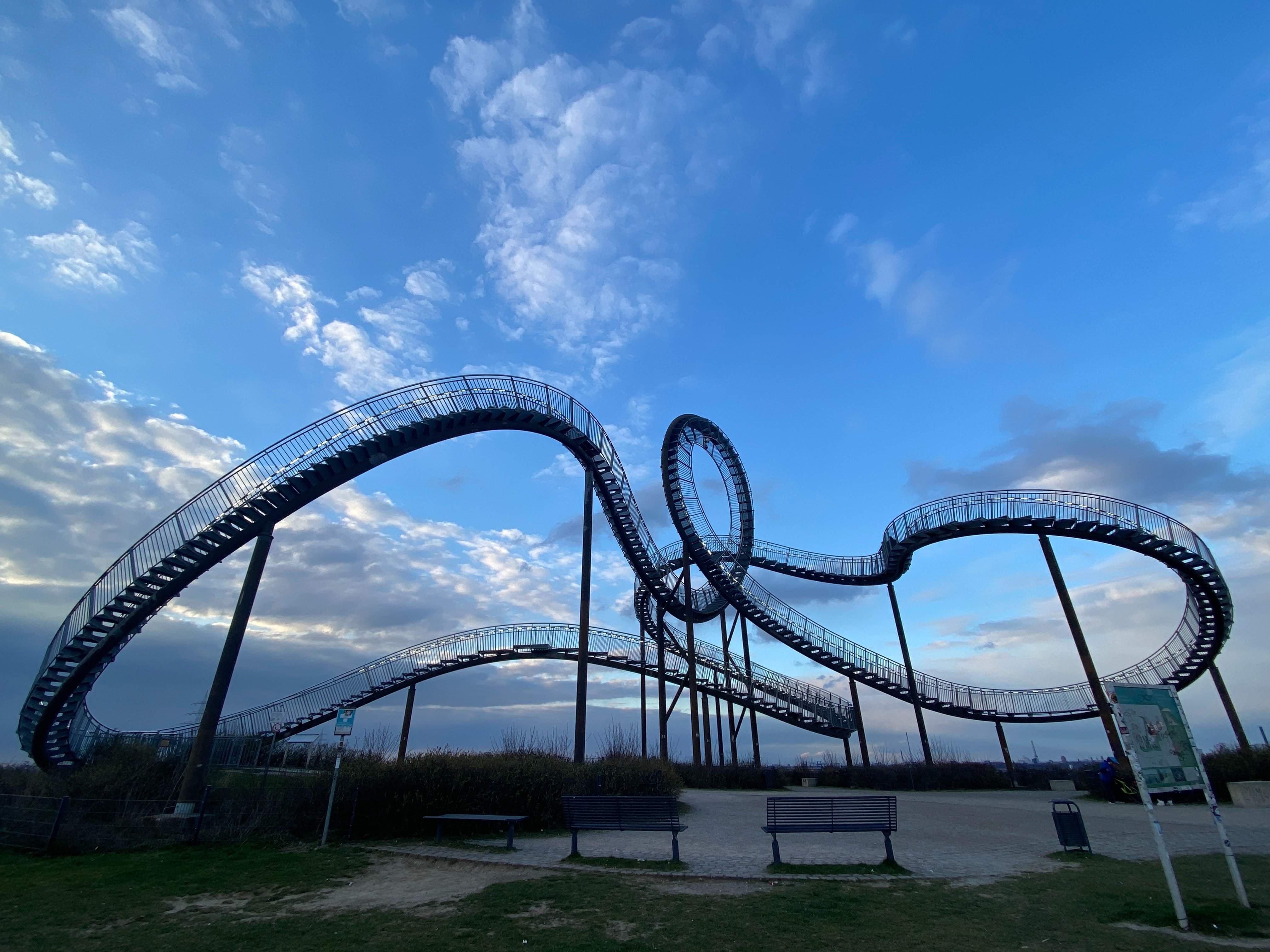 歩けるローラーコースター！「タイガー＆タートル マジックマウンテン