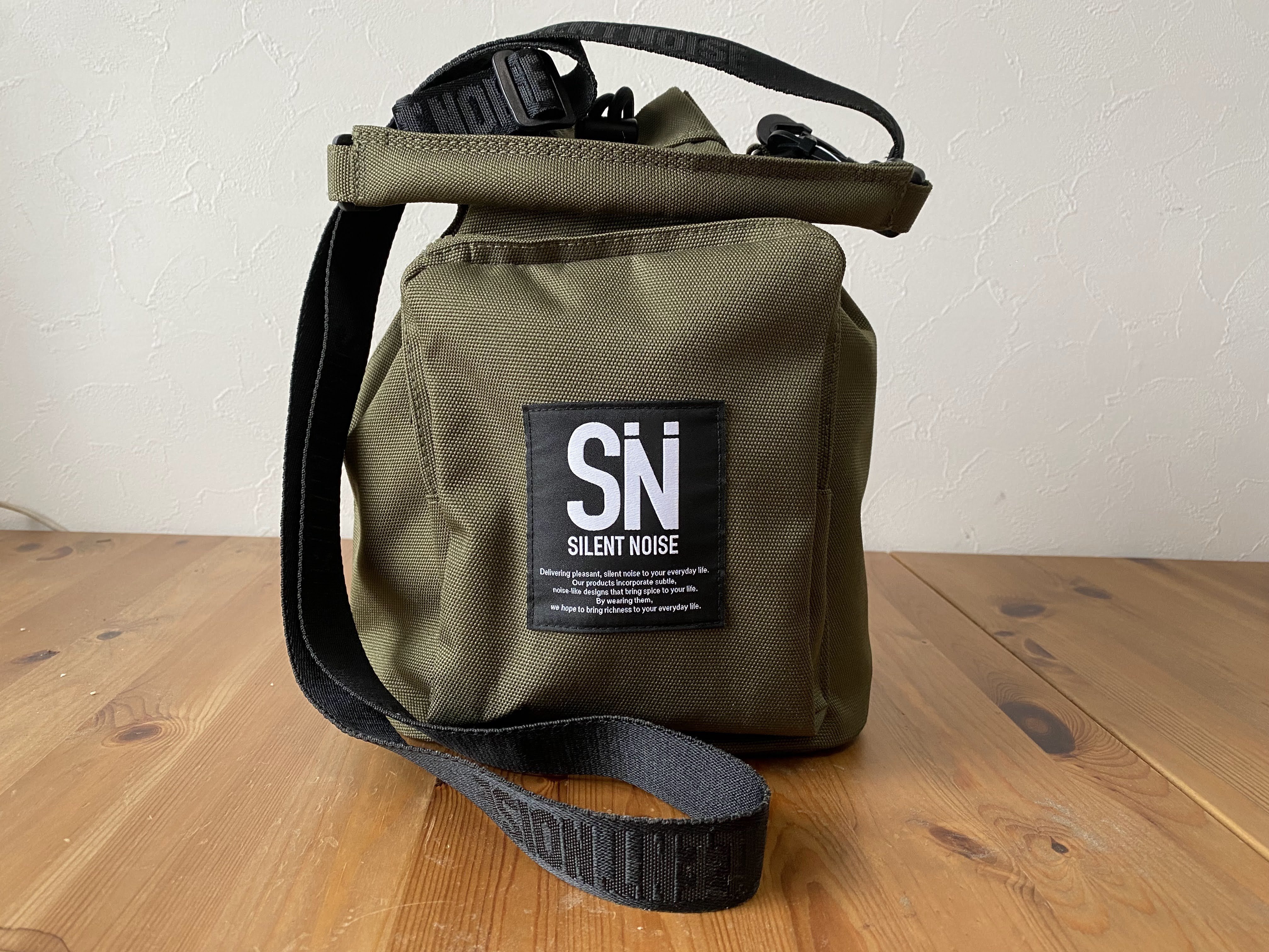 バッグ UG カメラバックにもぴったり！GUとUNDER COVERコラボの2WAYバッグ