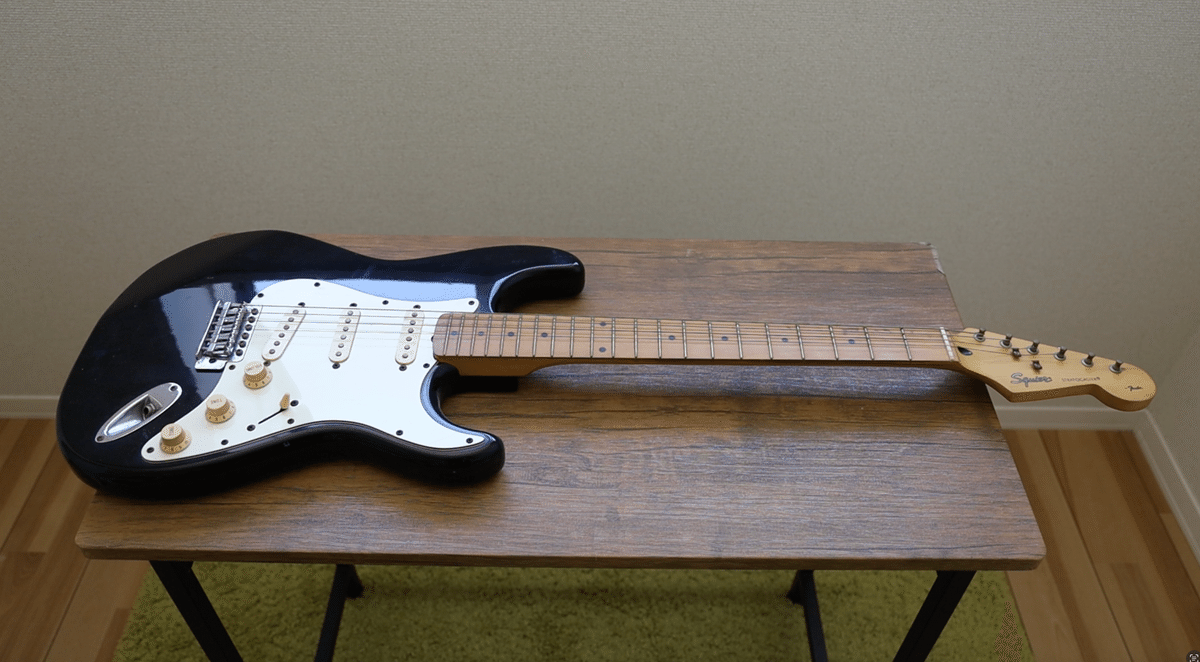 【カスタム】メーカー不明 ストラトモデル 詳細不明のSquier Stratocaster 1|Croquetteギター機材研究