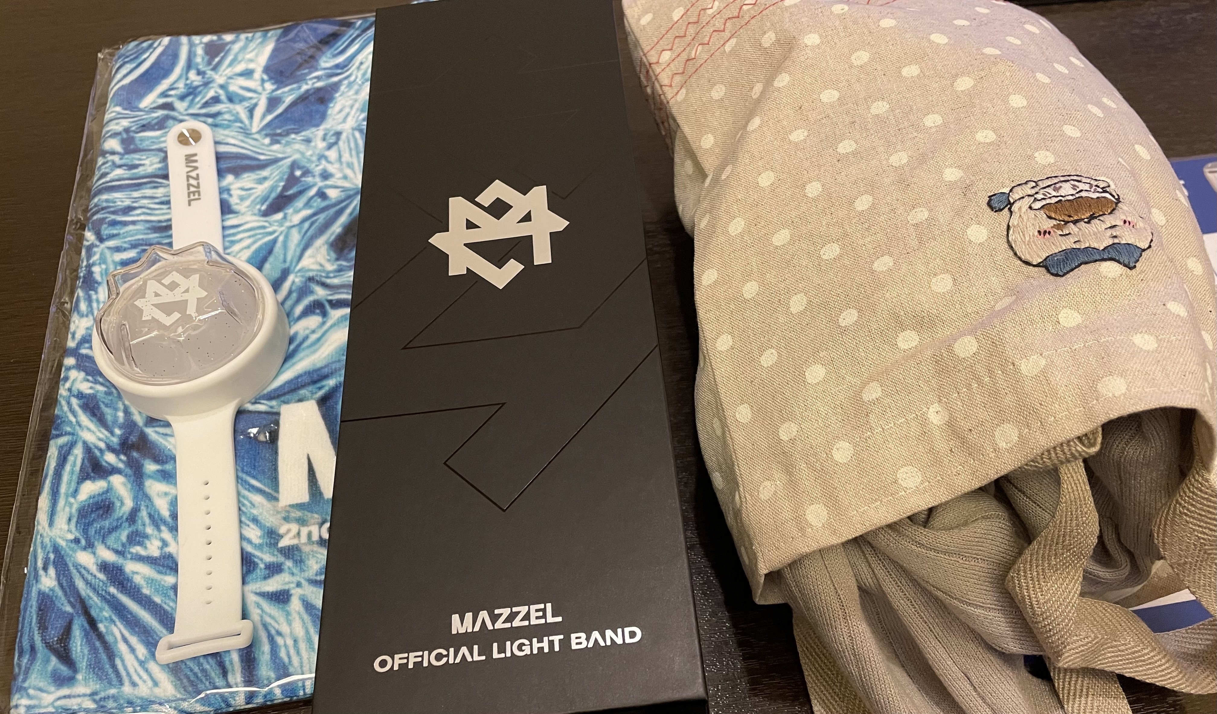 MAZZEL【マーゼル】OFFICIAL LIGHT BAND(ライトバンド) Amazon