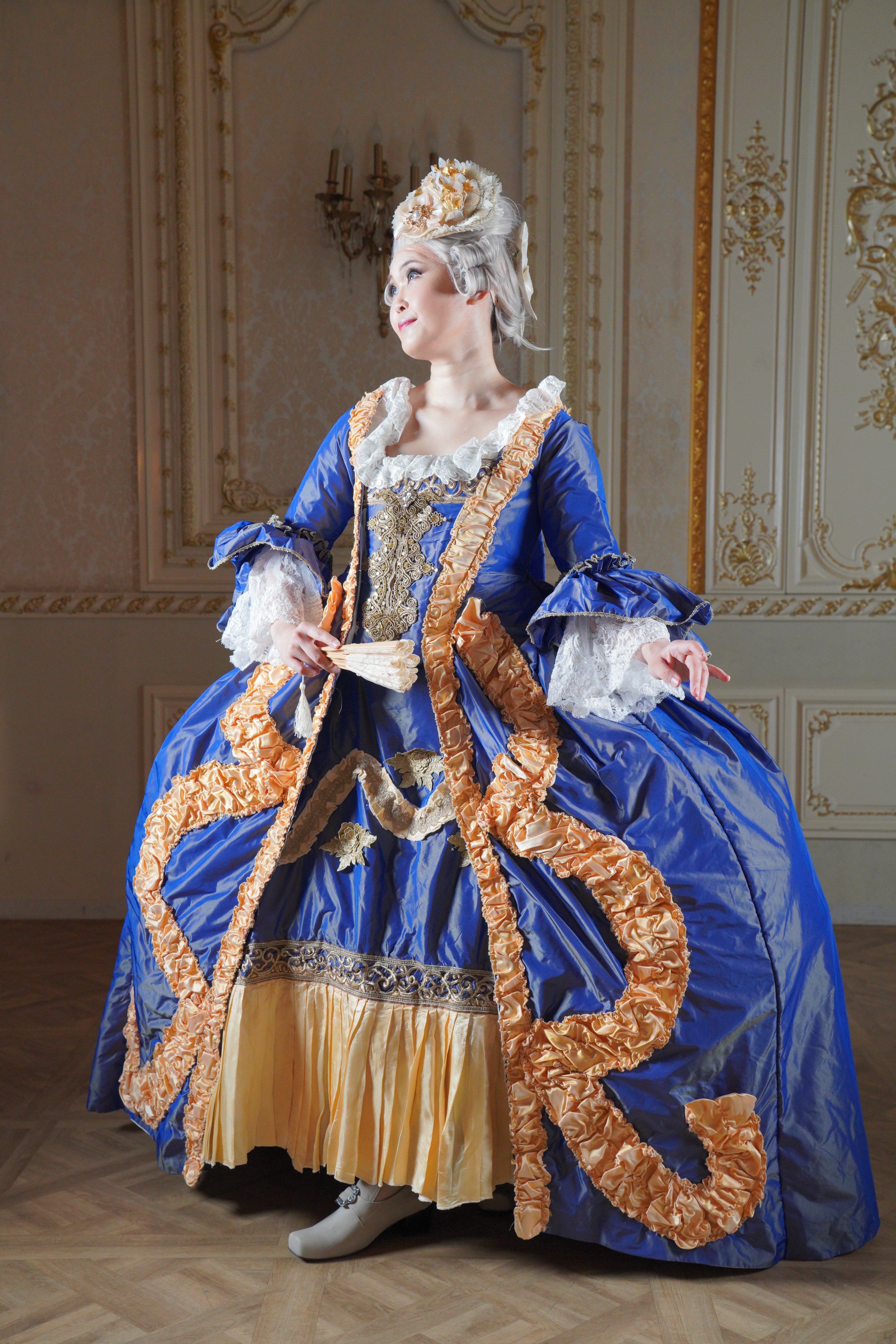 大きなローブ・ア・ラ・フランセーズコレクション｜汐音 凛