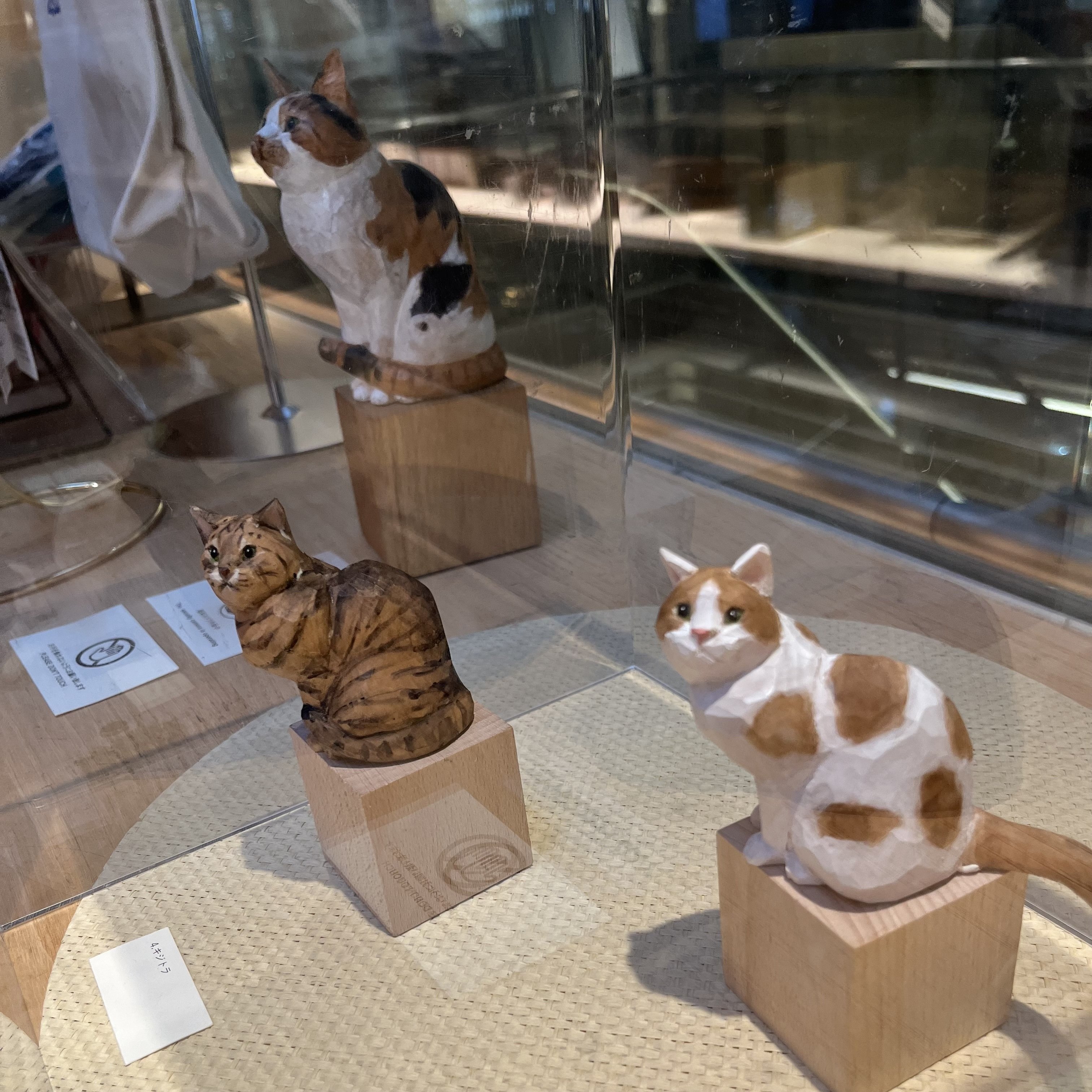 小さな木彫りの猫たち」展を見に銀座蔦屋書店へ｜ふうこ