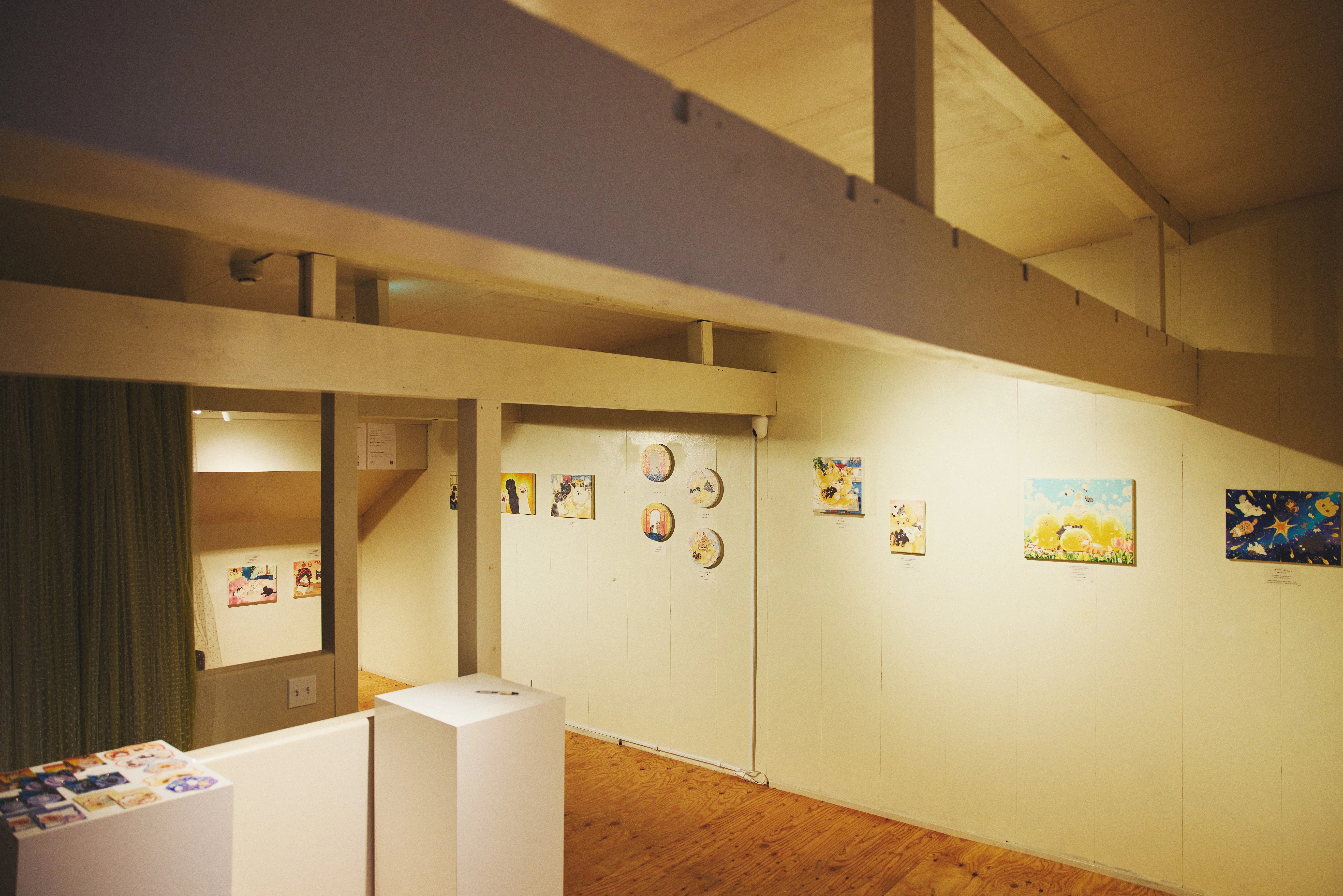 猫との光と創作の旅を想像する──In.s_そーい初個展「ねこがこねた