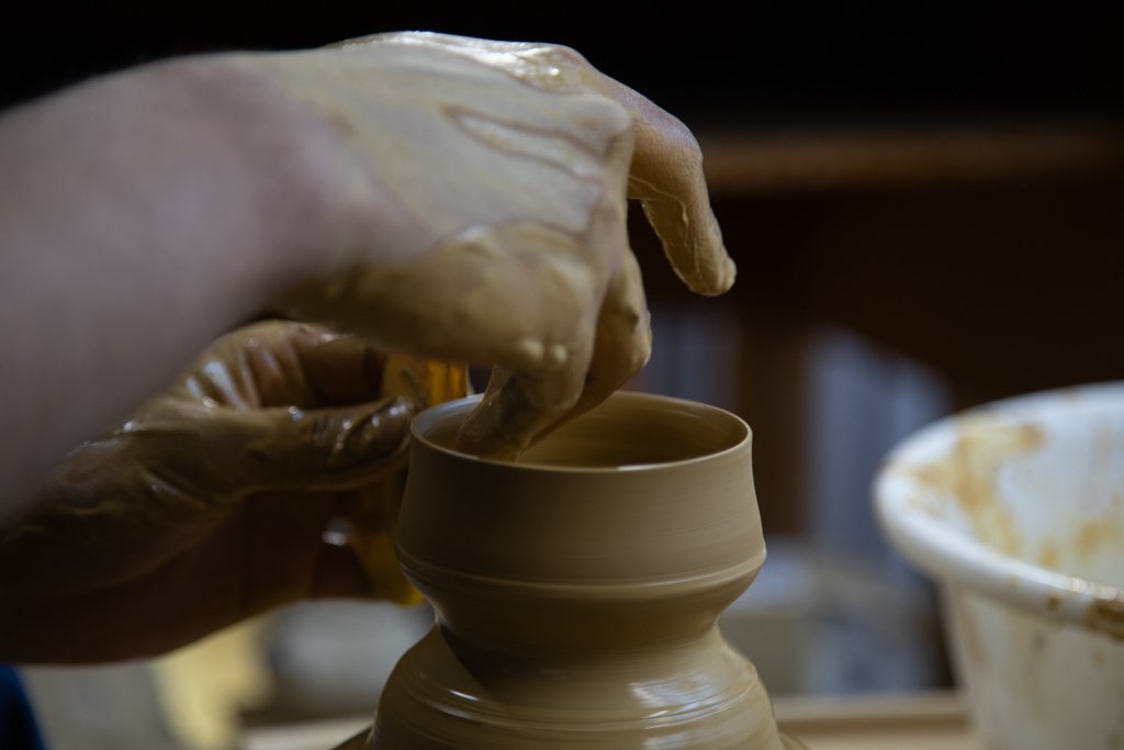 一杯の向こう側 -サケマルシェが訊く 陶芸家 中島智靖：酒器に息づく