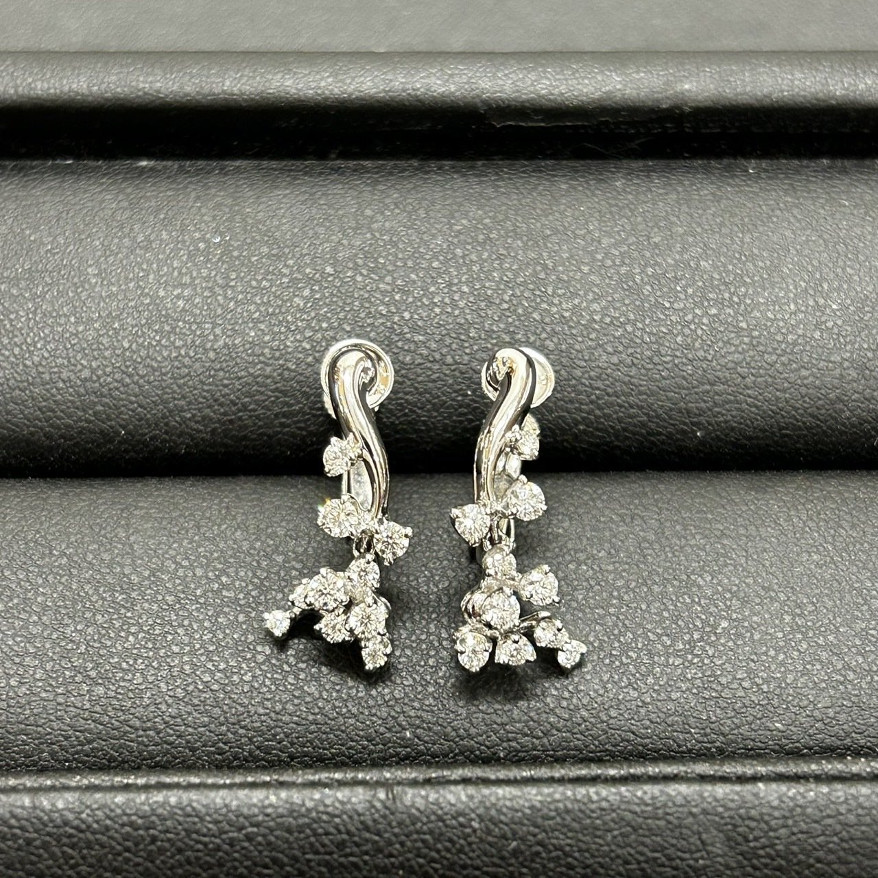 貴金属買取実績】プラチナ Pt900 ダイヤ イヤリング を買取