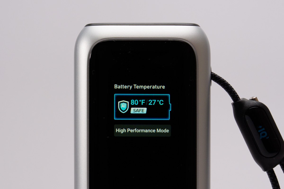 内蔵ケーブルがさらに進化！Anker Power Bank (25000mAh, Built-In