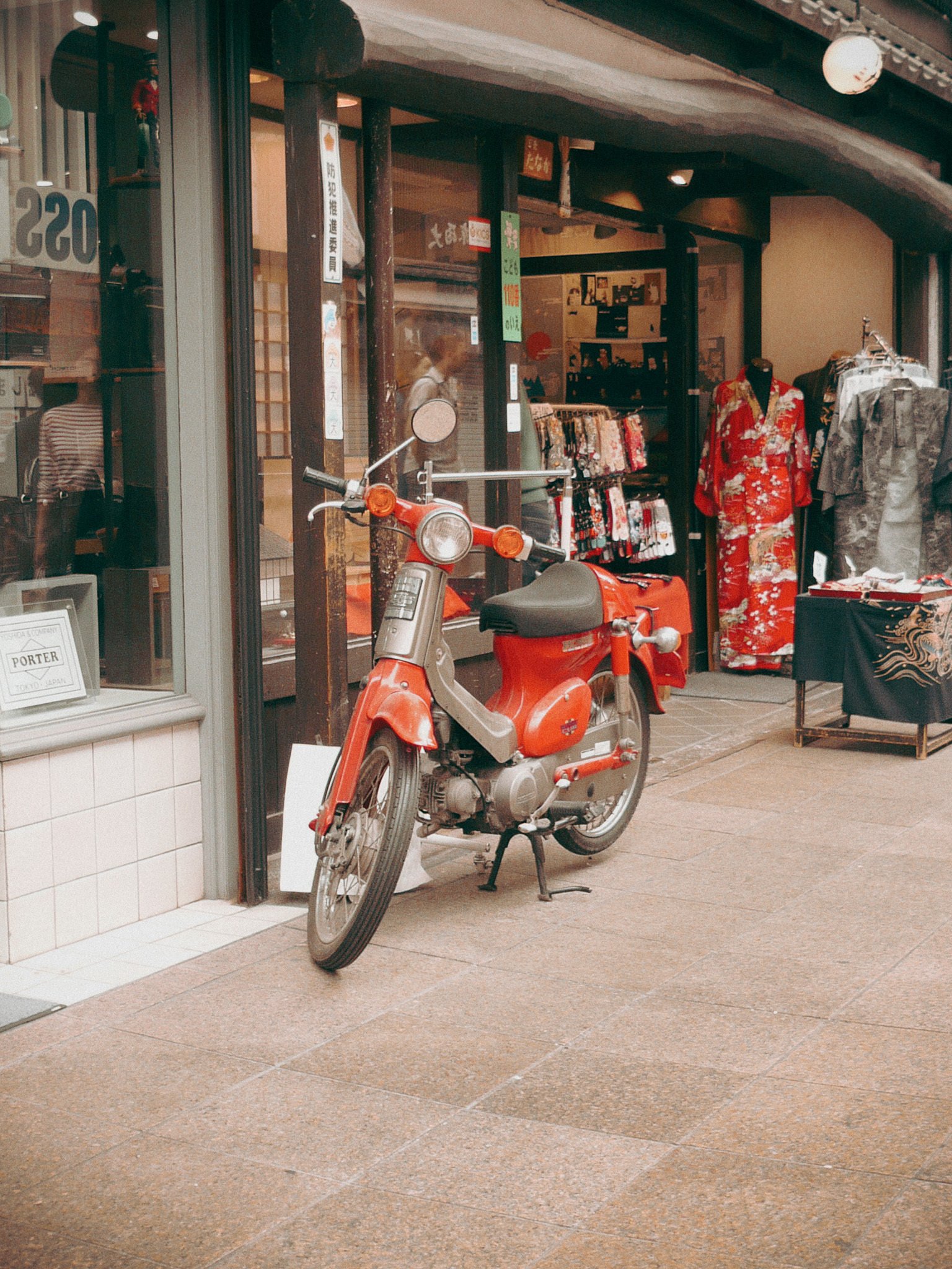 さらにエモく！に挑む「オールドコンデジ写真の調整」｜タカノ / DUCK