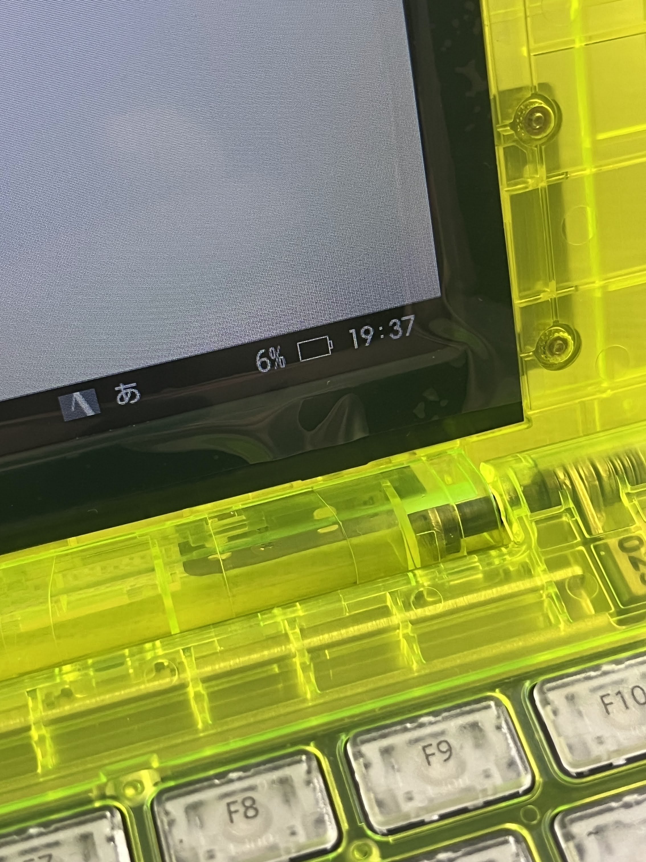 DM250XY Crystal Neon Yellow 到着！｜宮本太一（チーハン）
