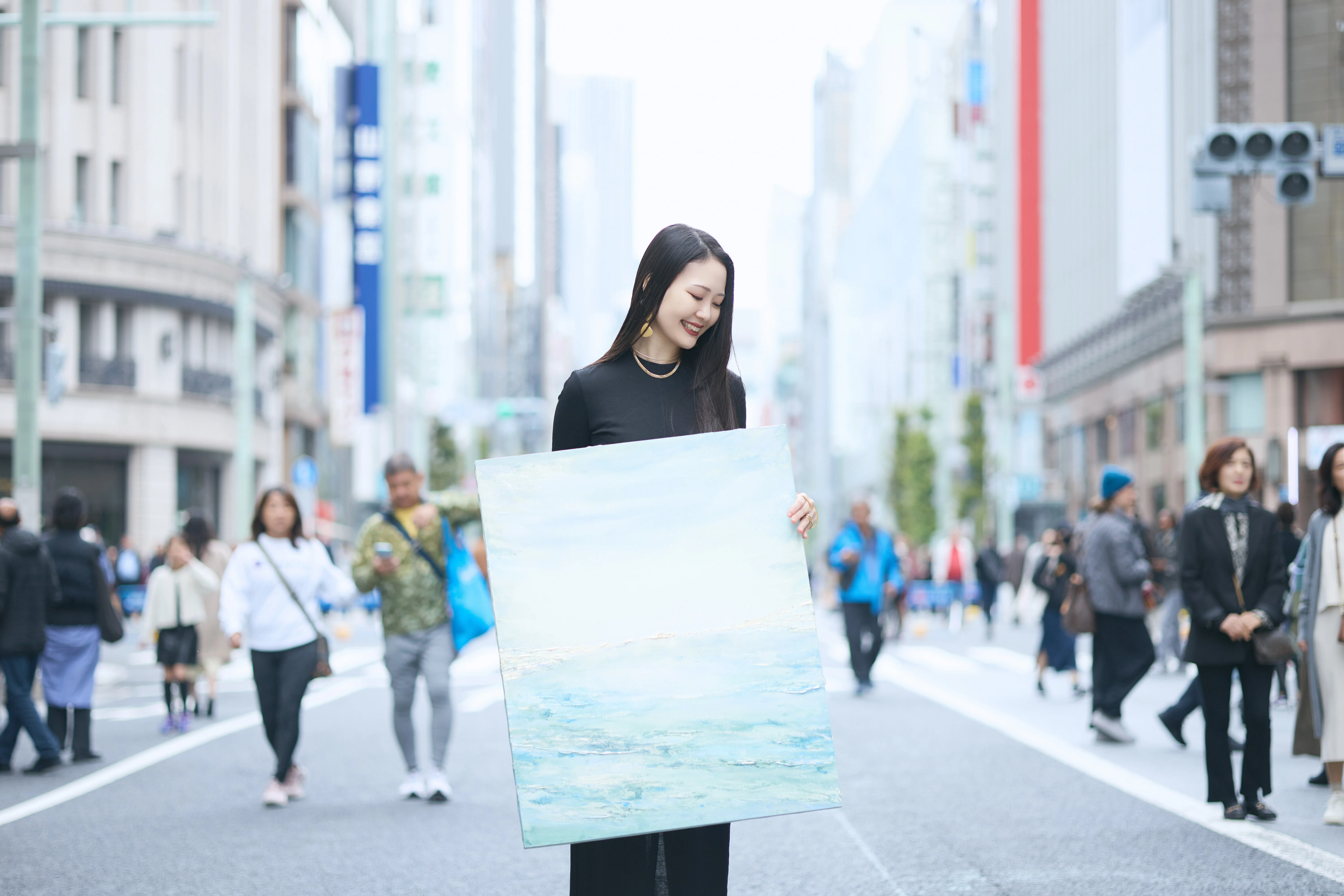 私が「miotokyo」という名前で絵を描きはじめて銀座三越の個展で大成功