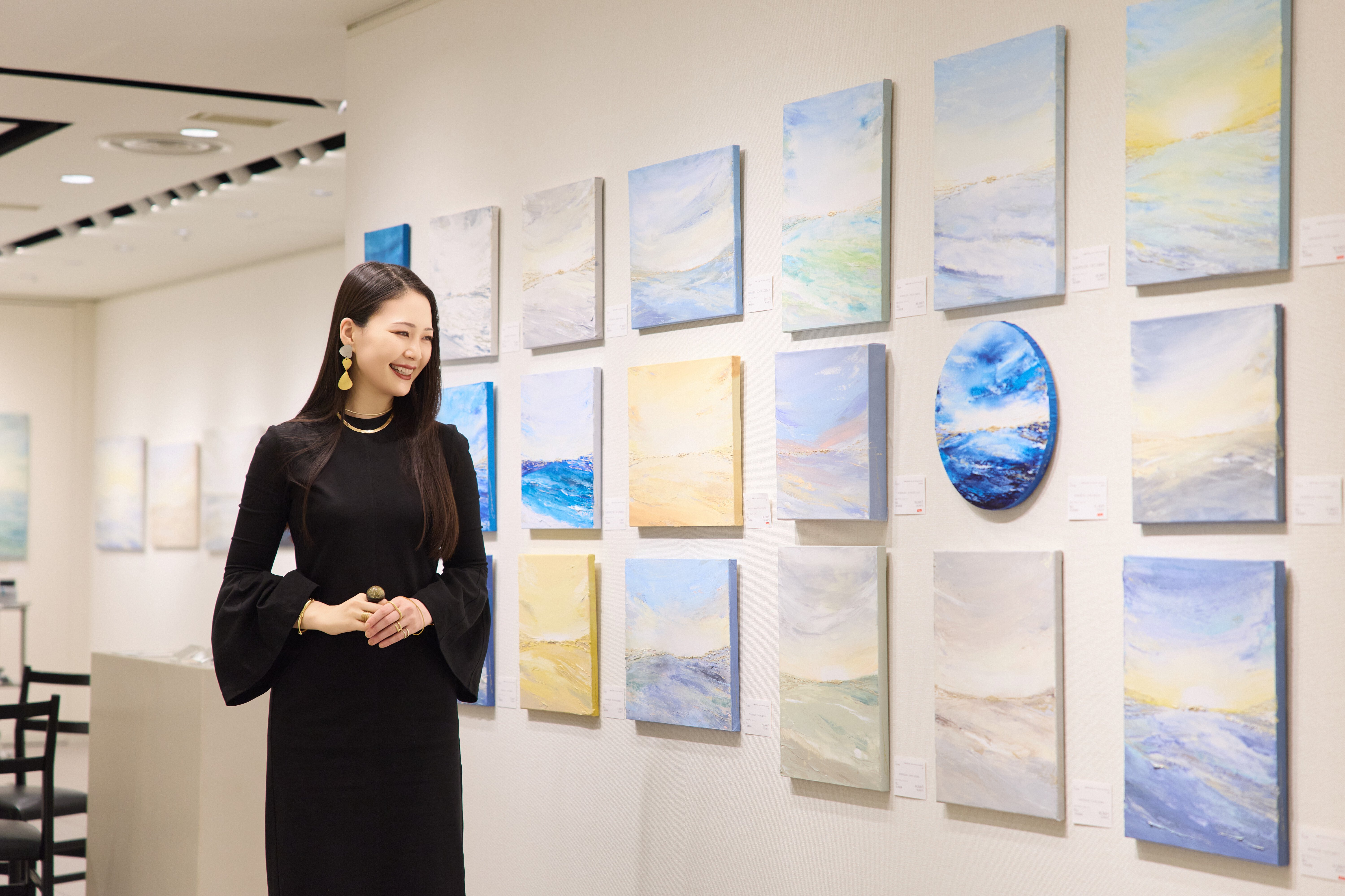 私が「miotokyo」という名前で絵を描きはじめて銀座三越の個展で大成功