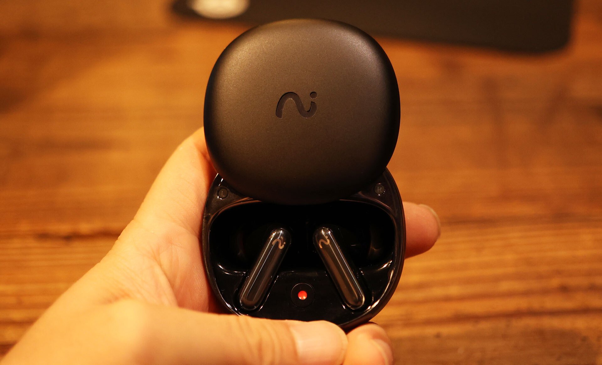 録音翻訳が出来てAI要約もしてくれるワイヤレスイヤホン「RecDot