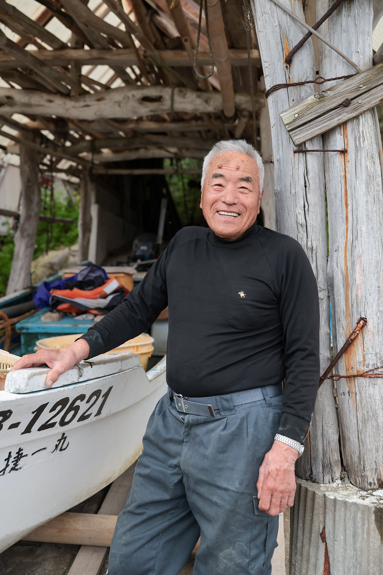 能登半島に建つ築100年の舟小屋と、漁師さんの話｜遠藤 宏 / Photographer