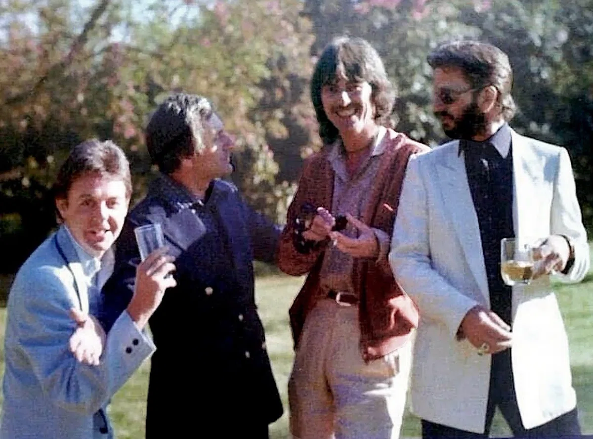 1979年のポール・ジョージ・リンゴが揃っている写真｜Far East Beatles