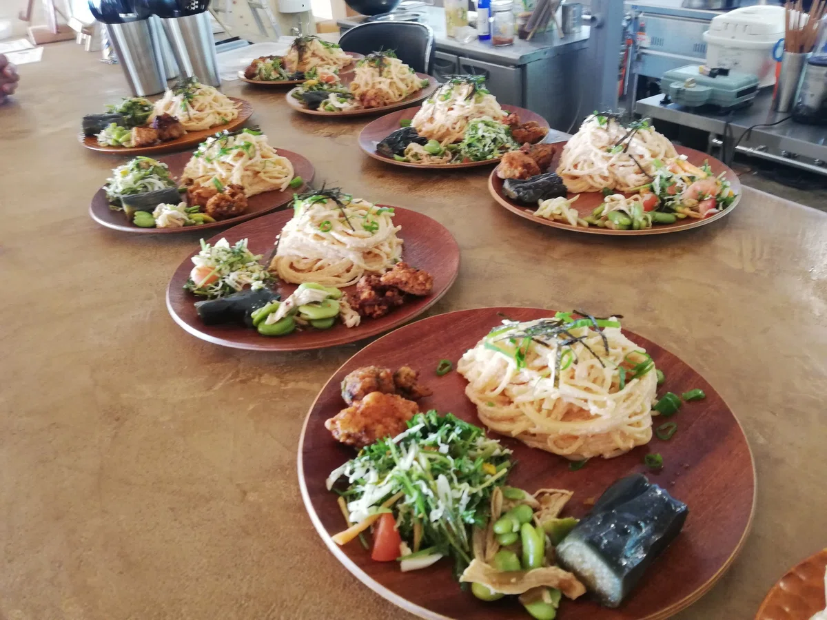 浮遊街・街びと生活レポート〜街での食事編〜｜いっしー/けいちょん