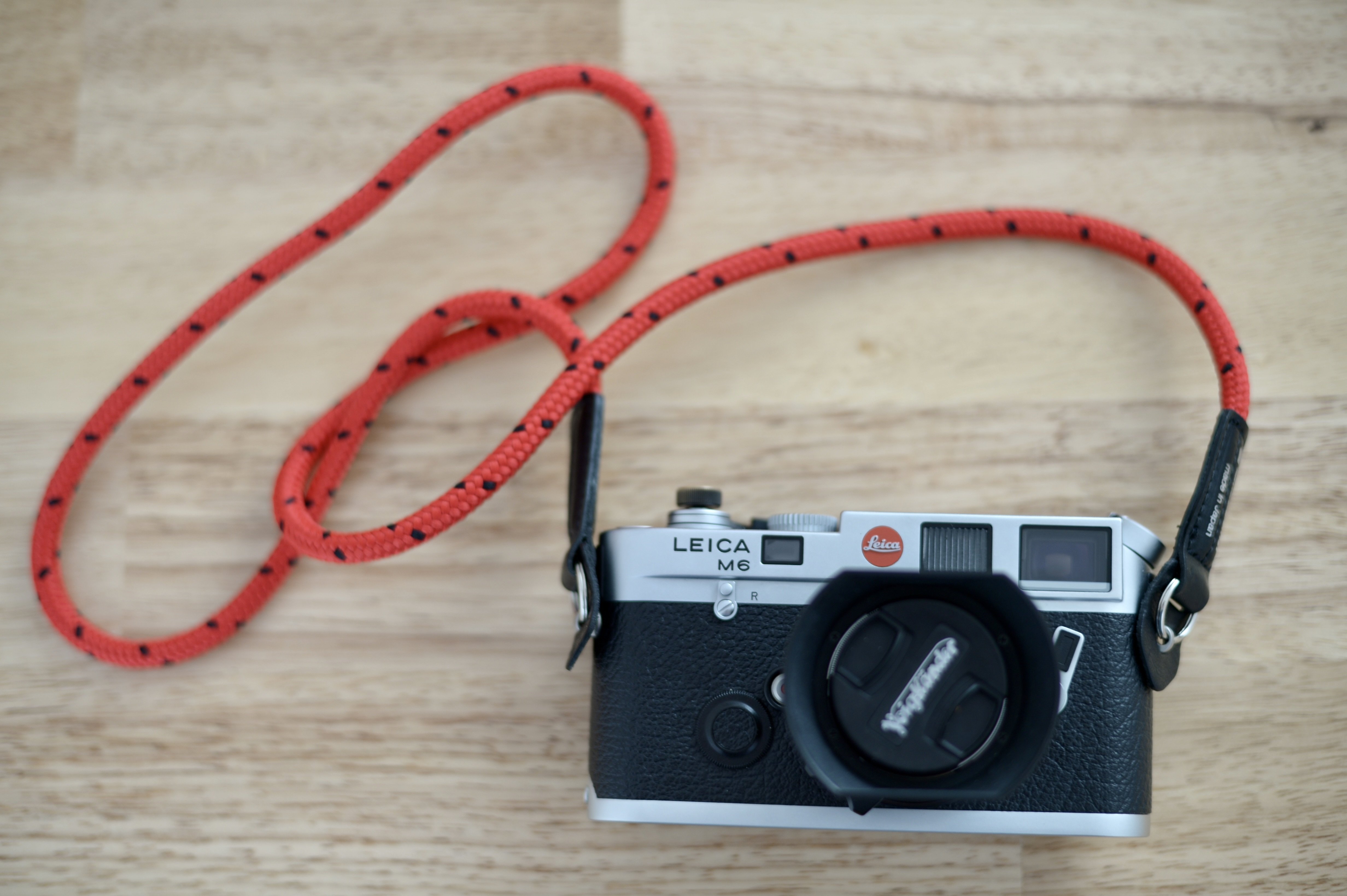 ライカ　M6 　レンズ　ショルダー紐つき Leica M6にARTISAN&ARTISTのストラップを装着｜komorebi_94